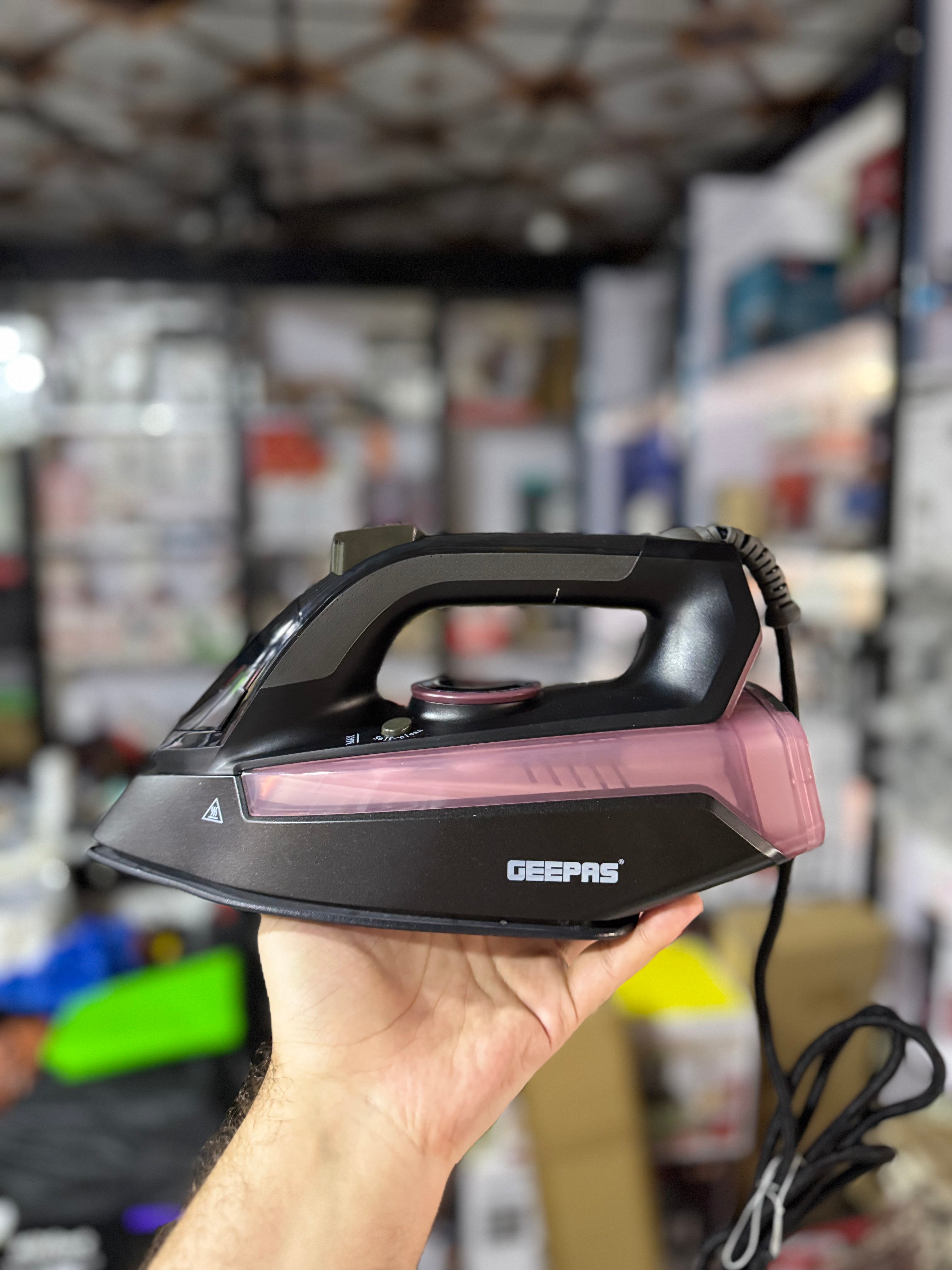 Geepas Ceramic Steam Iron GSI7791