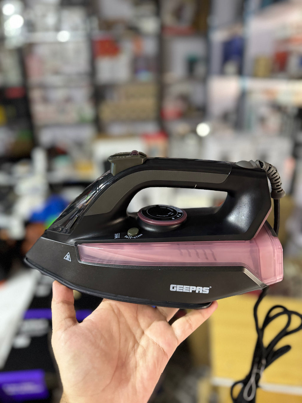 Geepas Ceramic Steam Iron GSI7791