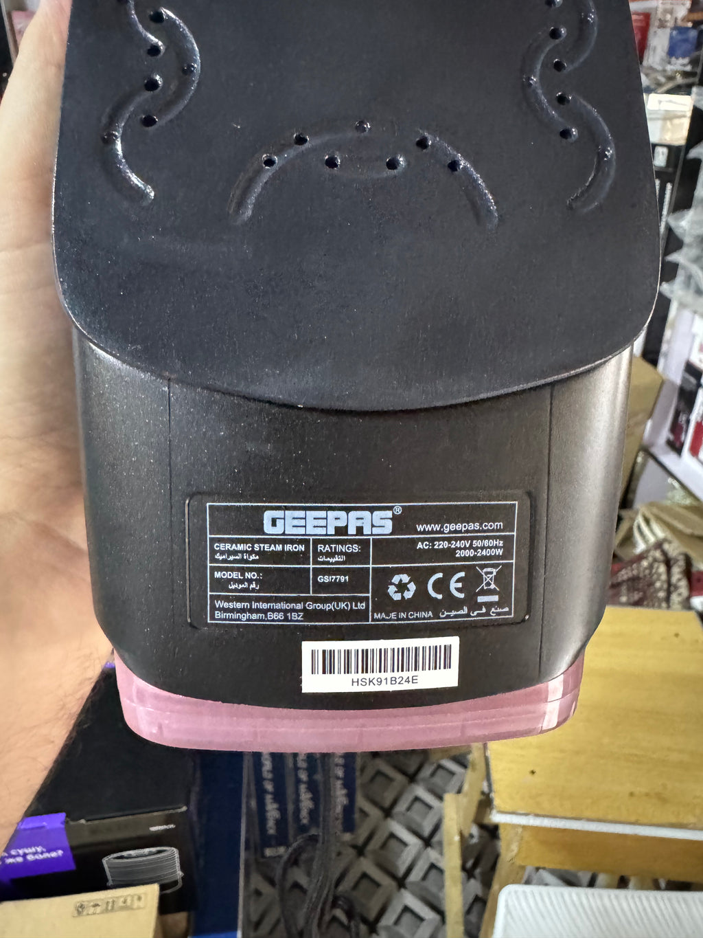 Geepas Ceramic Steam Iron GSI7791