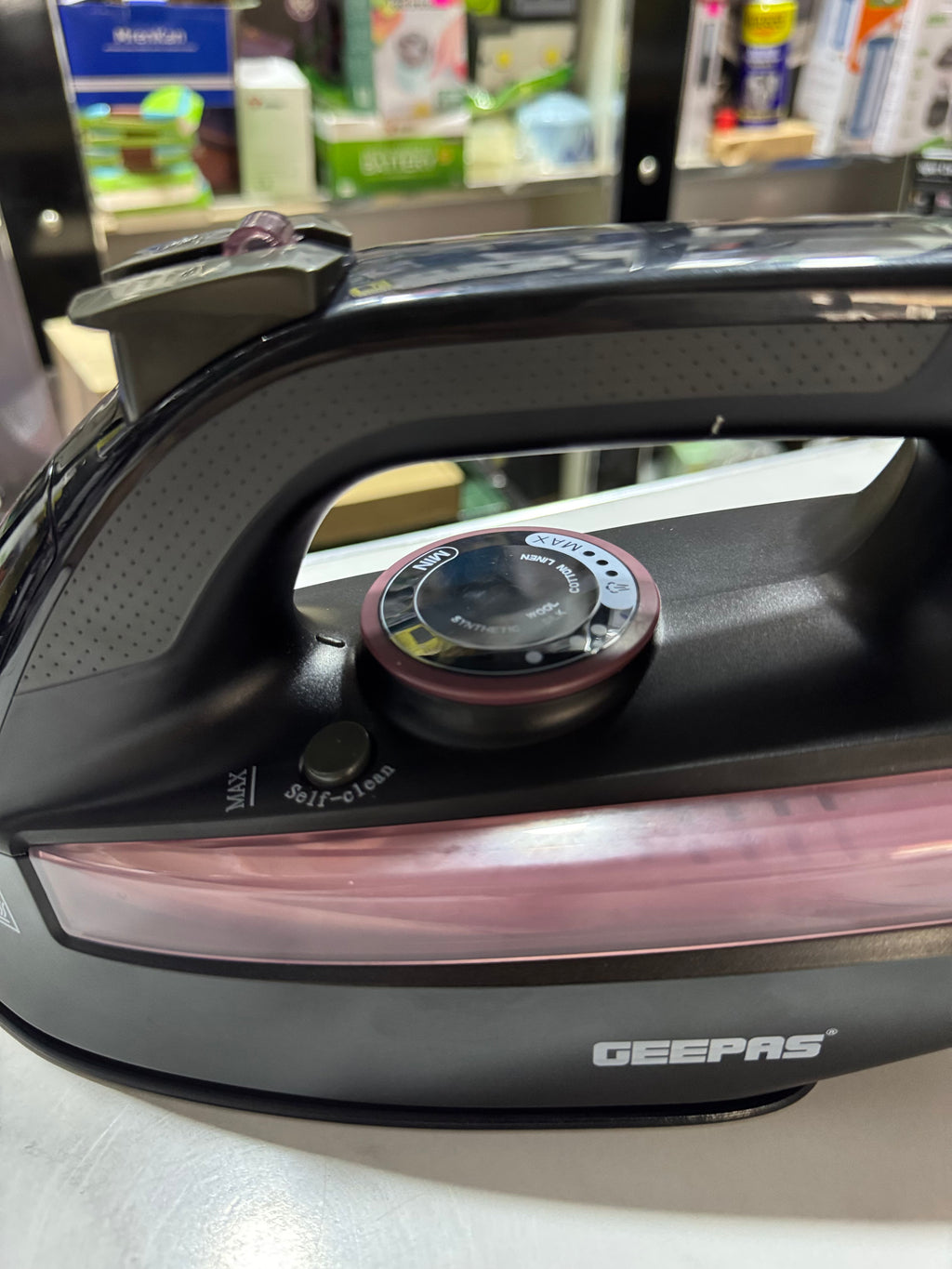 Geepas Ceramic Steam Iron GSI7791