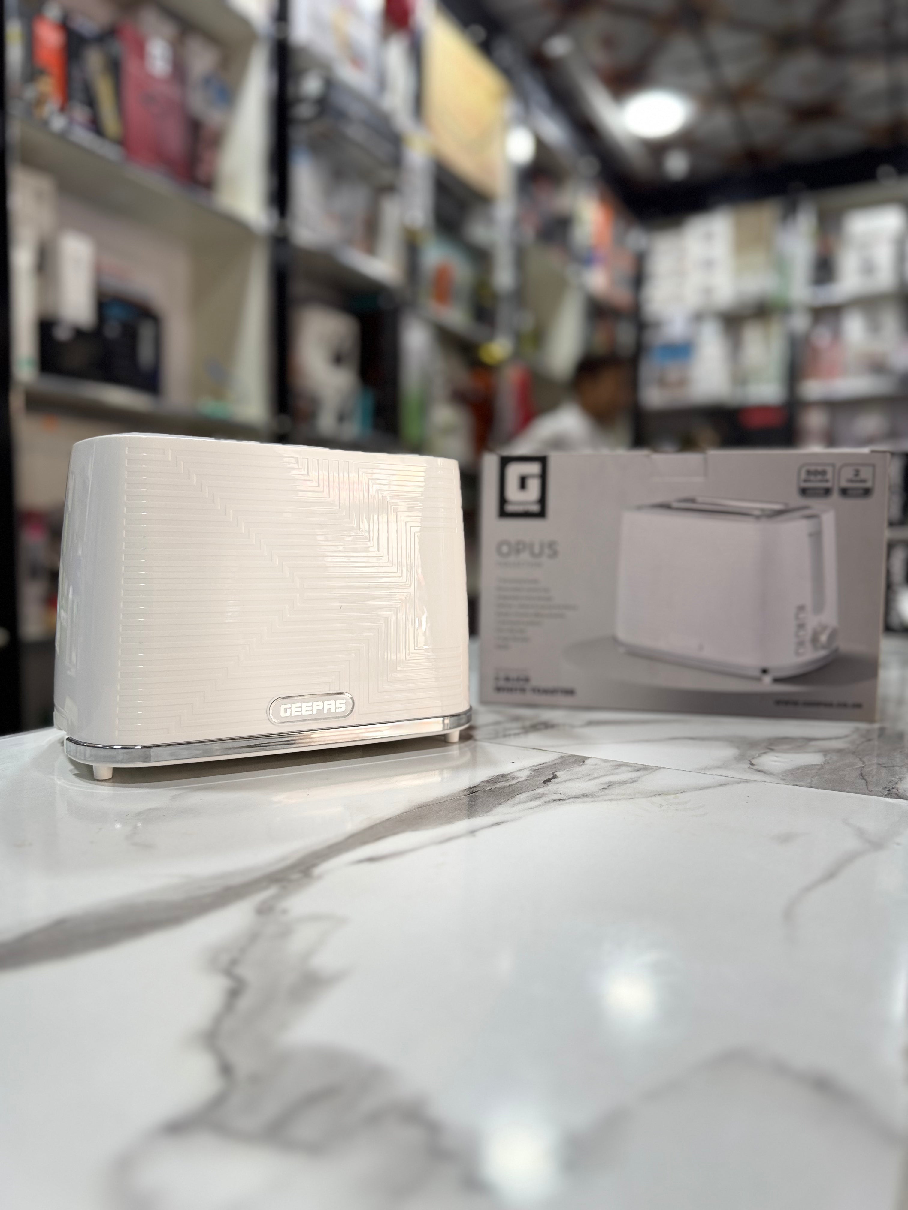 Geepas 2 Slice White Toaster