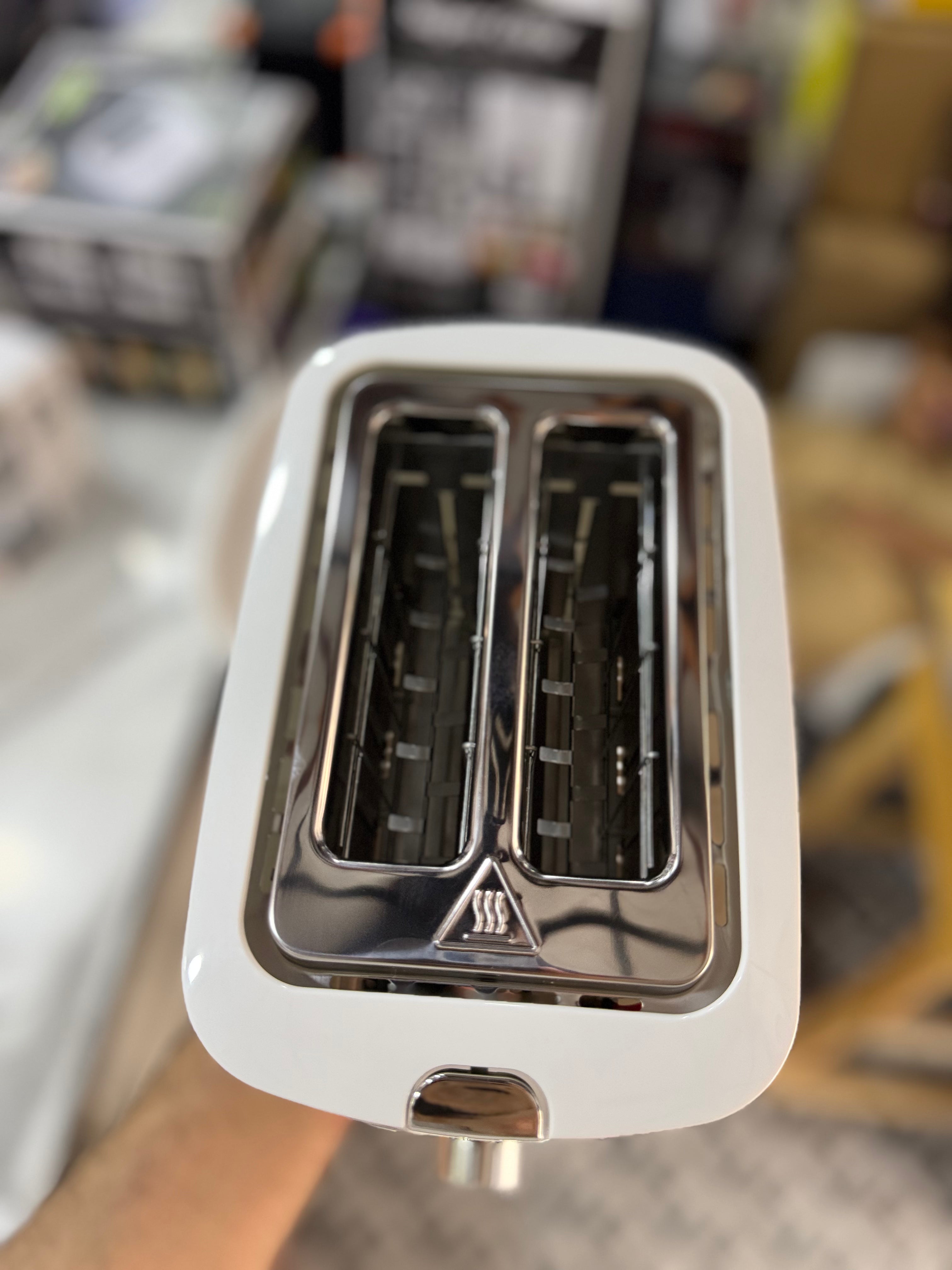 Geepas 2 Slice White Toaster