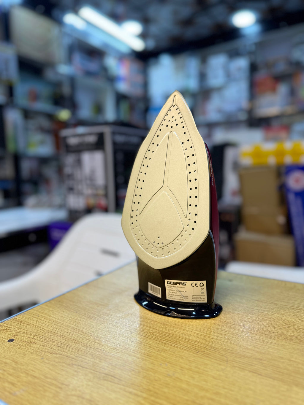 Geepas Ceramic Steam Iron GSI24026