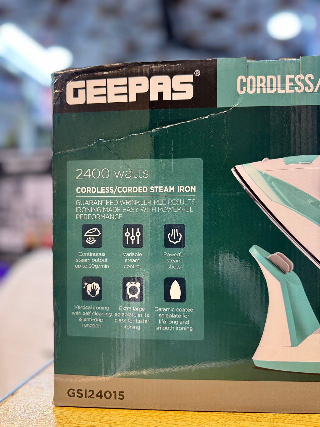 Geepas Corded/Cord Steam Iron GSI24015