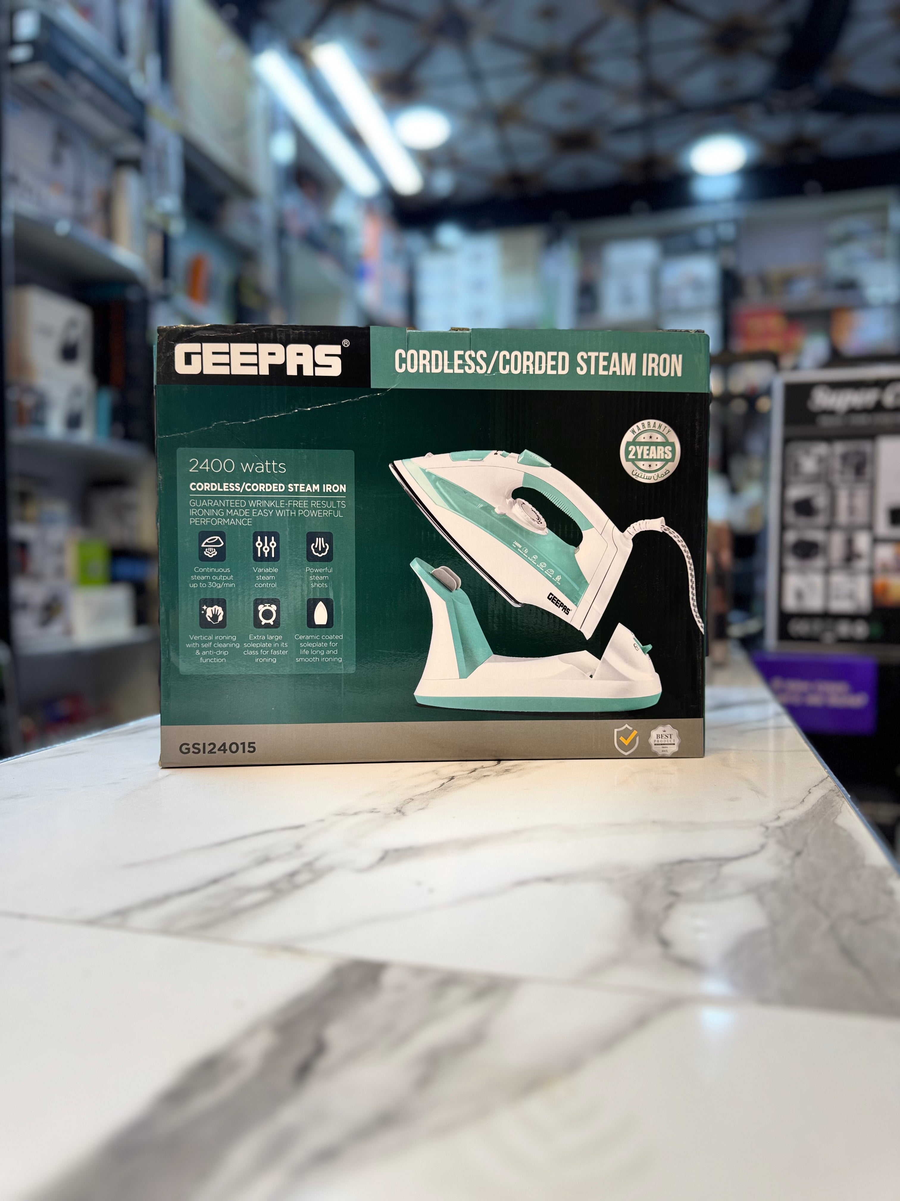 Geepas Corded/Cord Steam Iron GSI24015