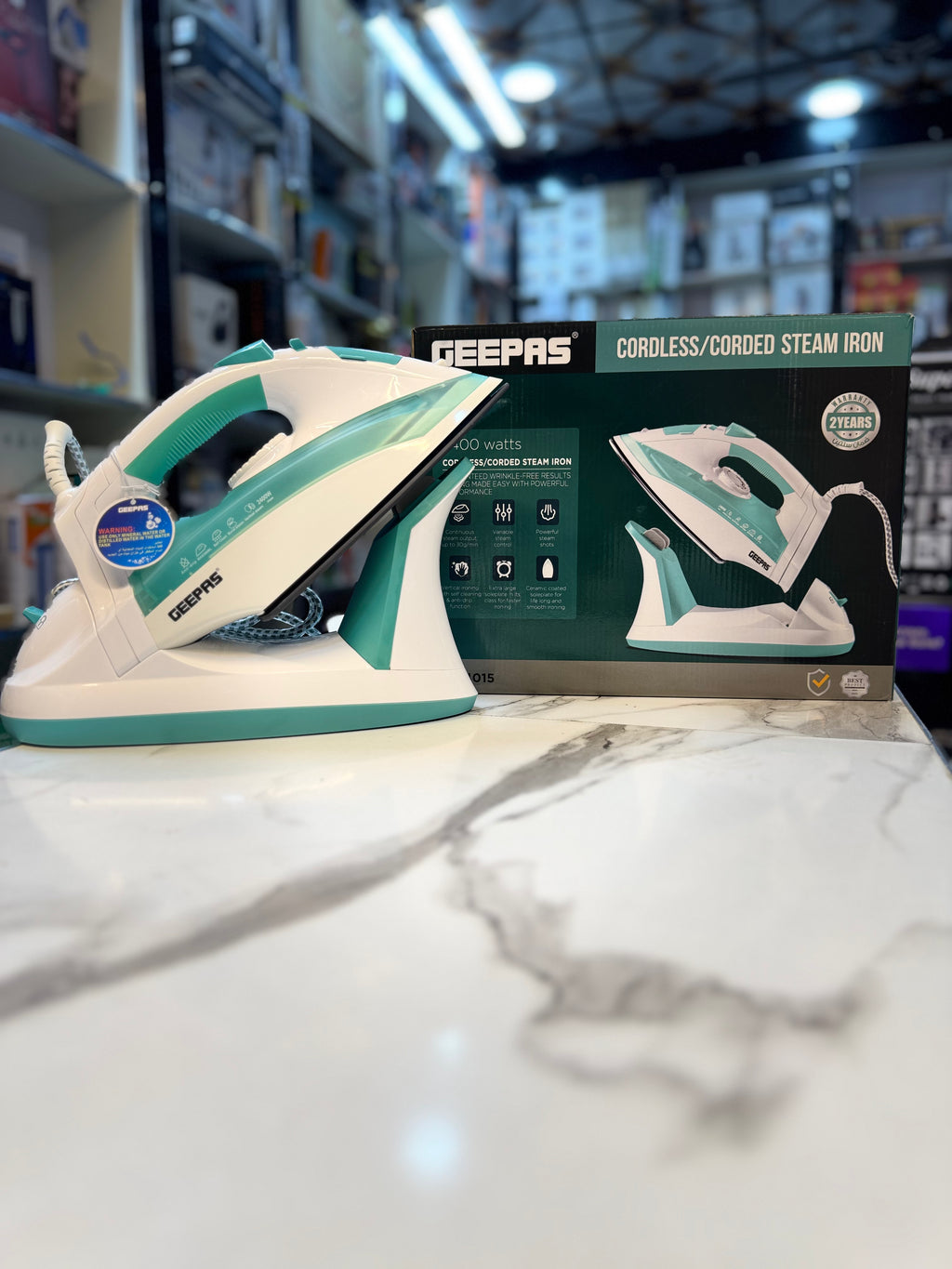 Geepas Corded/Cord Steam Iron GSI24015