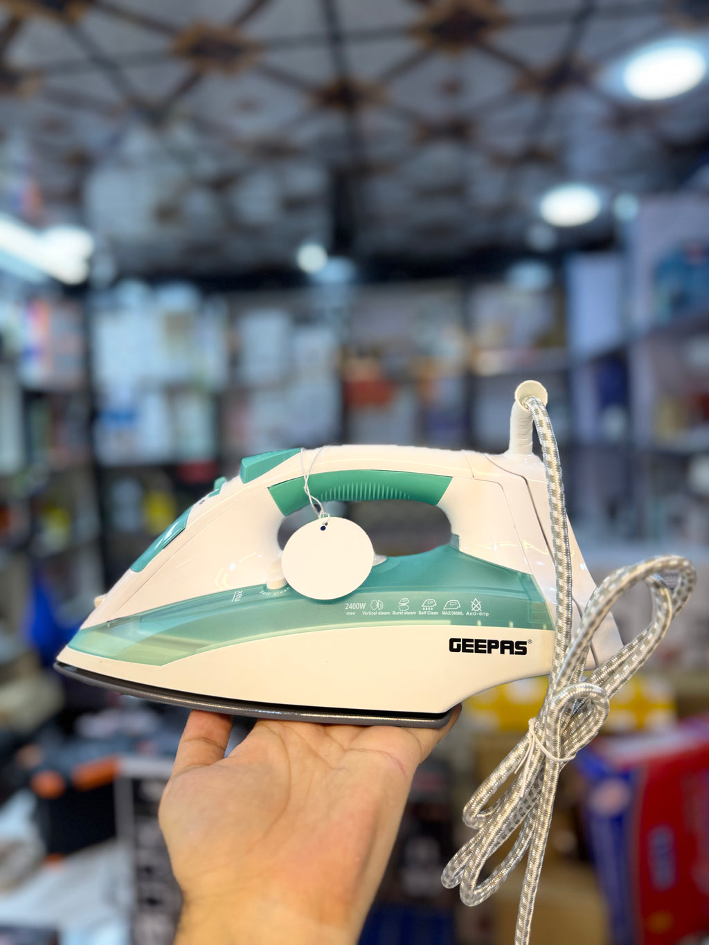 Geepas Corded/Cord Steam Iron GSI24015