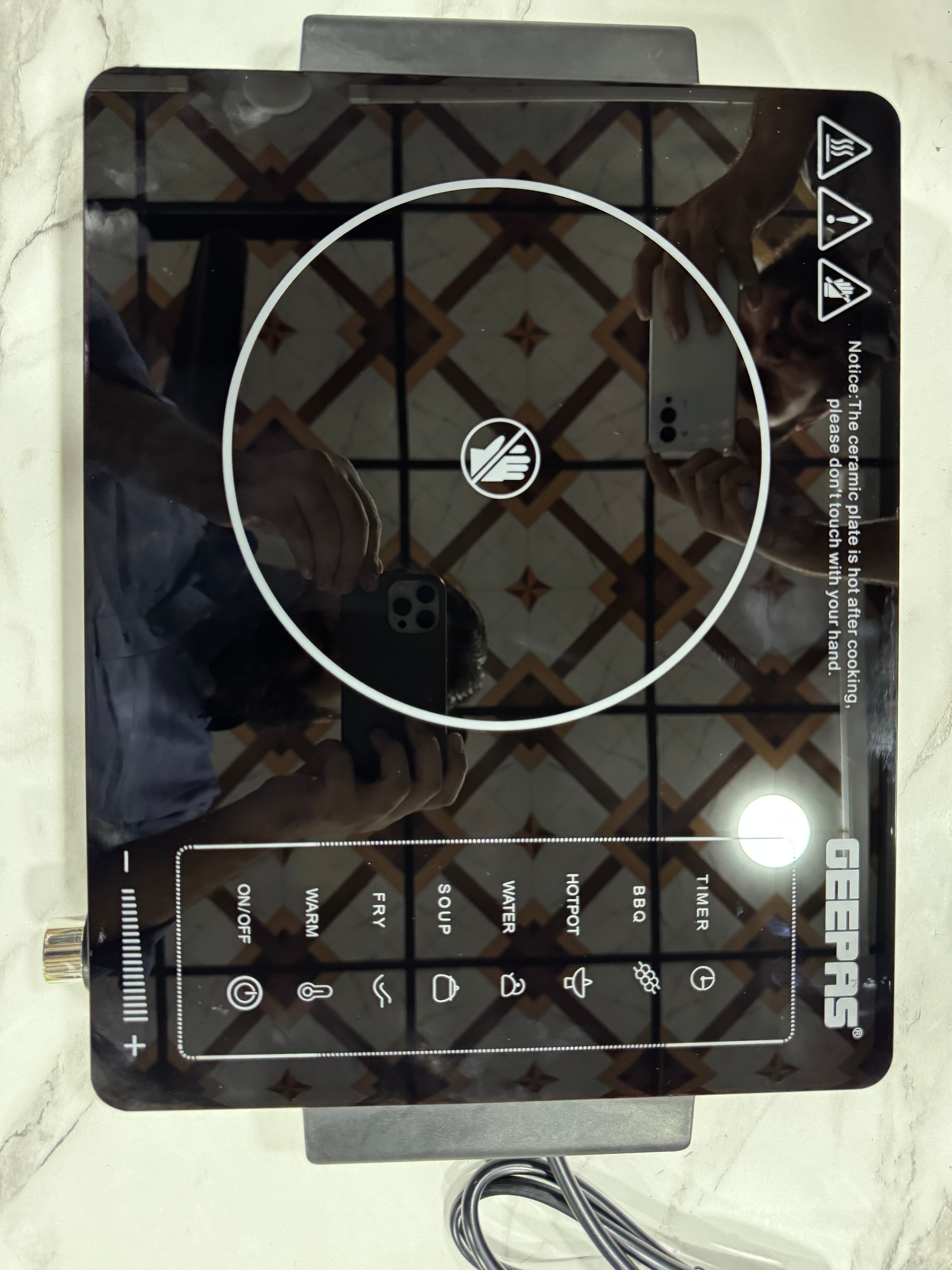 Geepas Digital Infrared Cooker GIC33023P