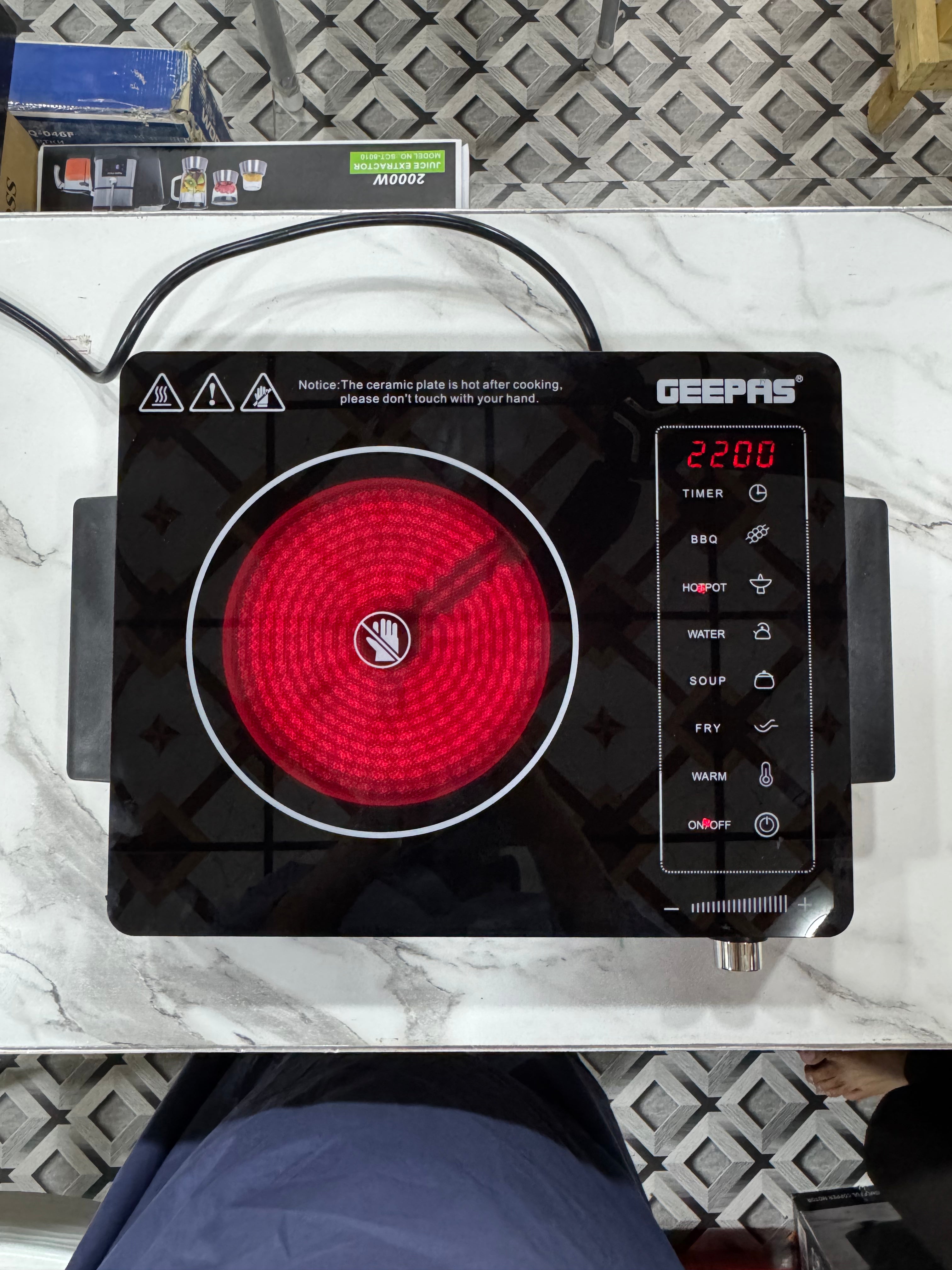 Geepas Digital Infrared Cooker GIC33023P