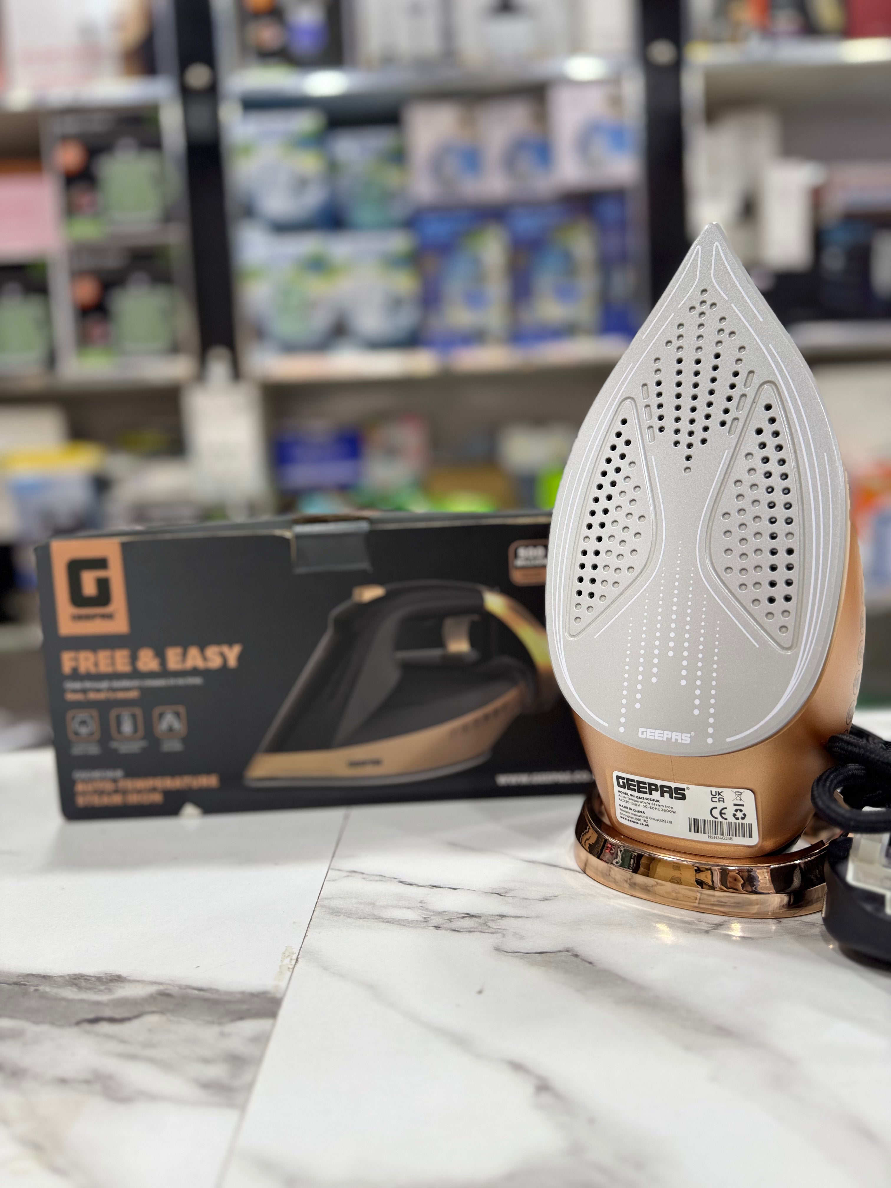 Geepas Auto-Temperature Steam Iron GSI24034UK