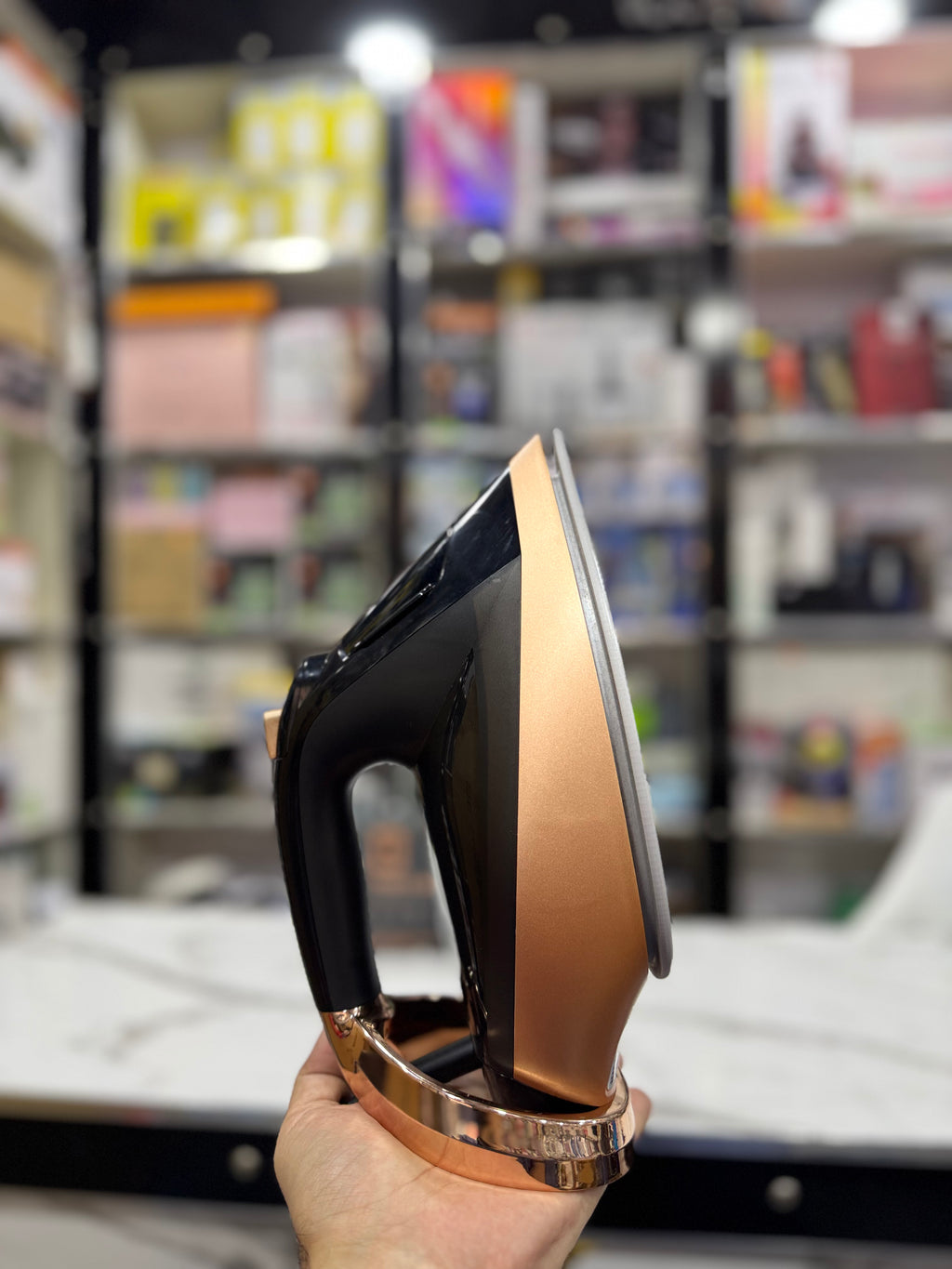 Geepas Auto-Temperature Steam Iron GSI24034UK