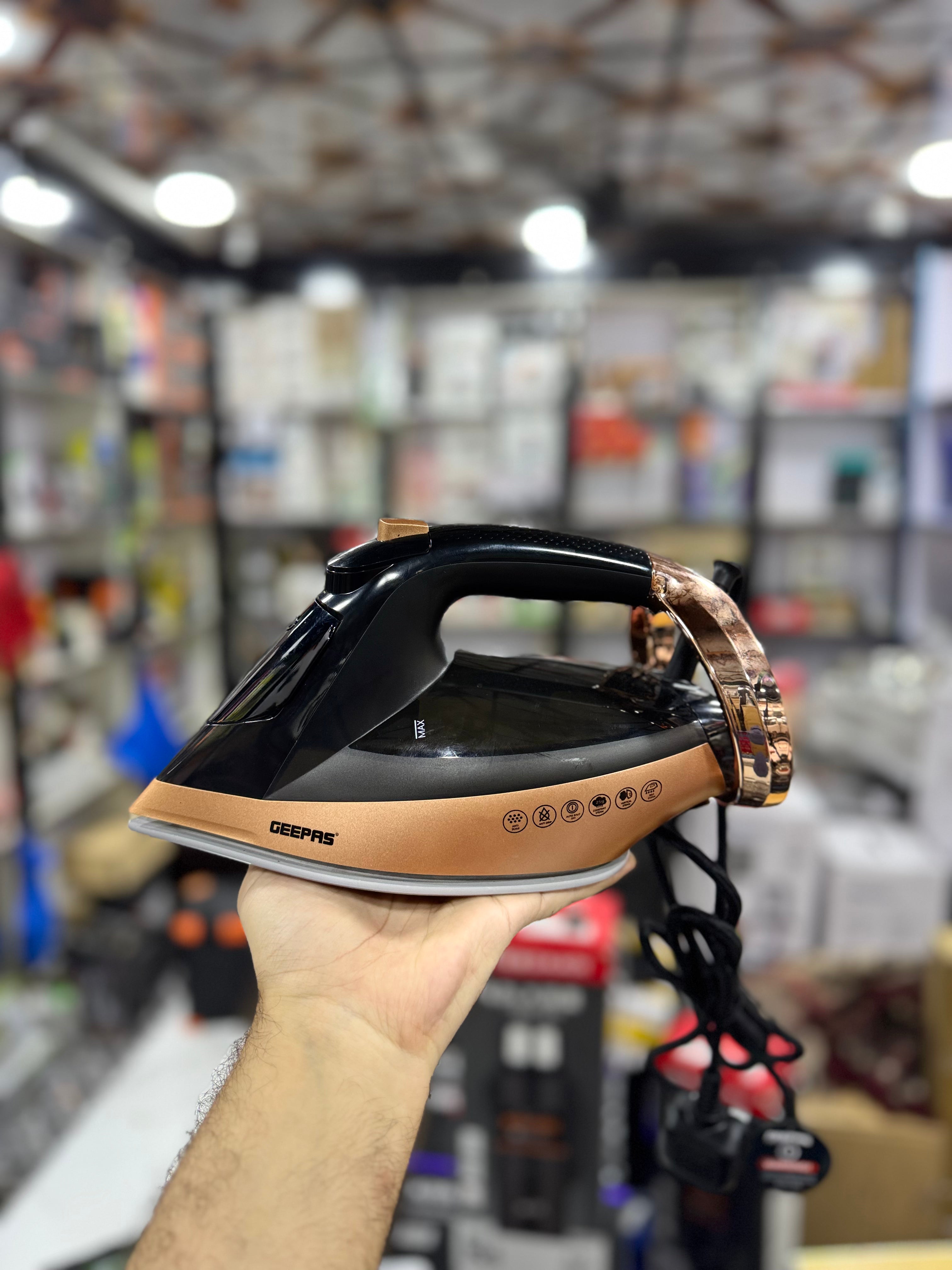 Geepas Auto-Temperature Steam Iron GSI24034UK