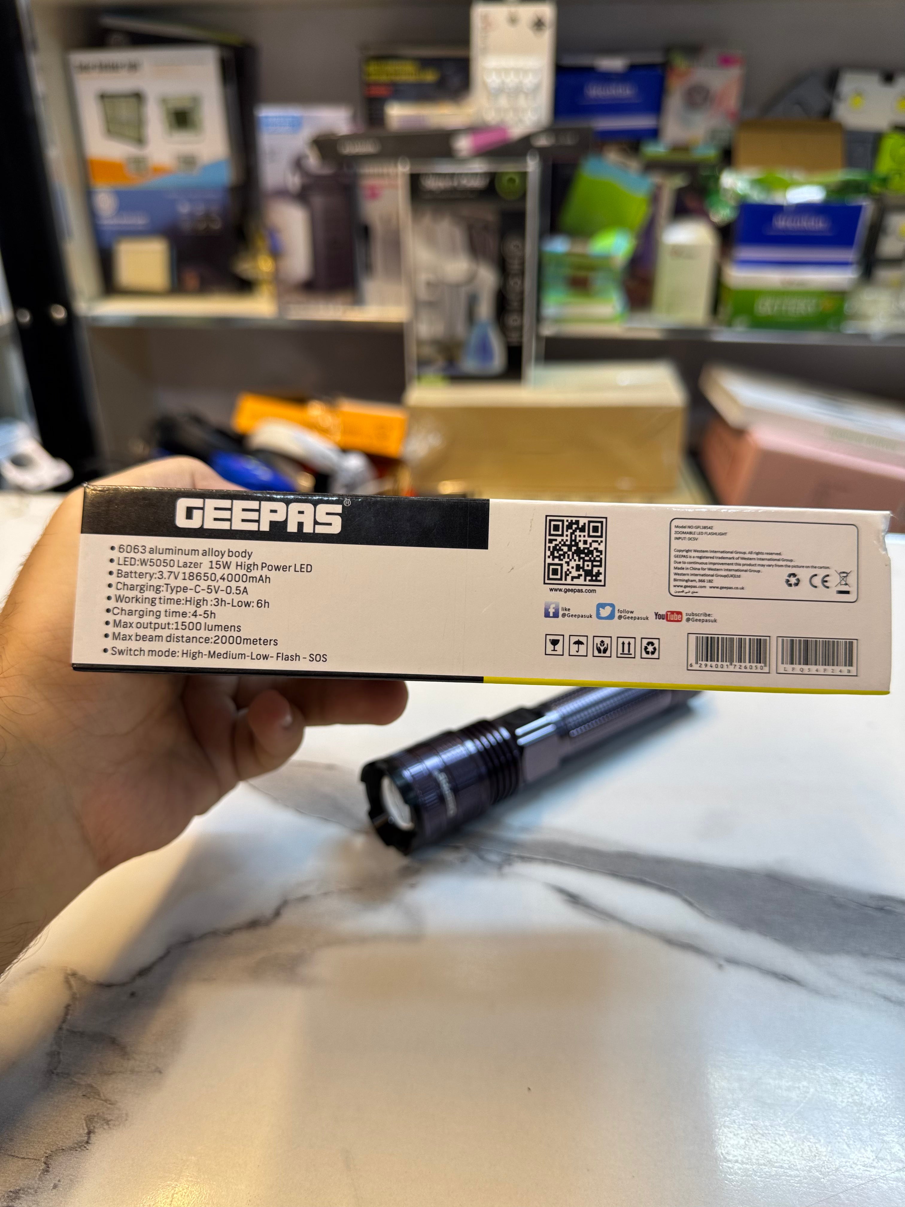 Geepas Zoomable Flashlight GFL3854Z