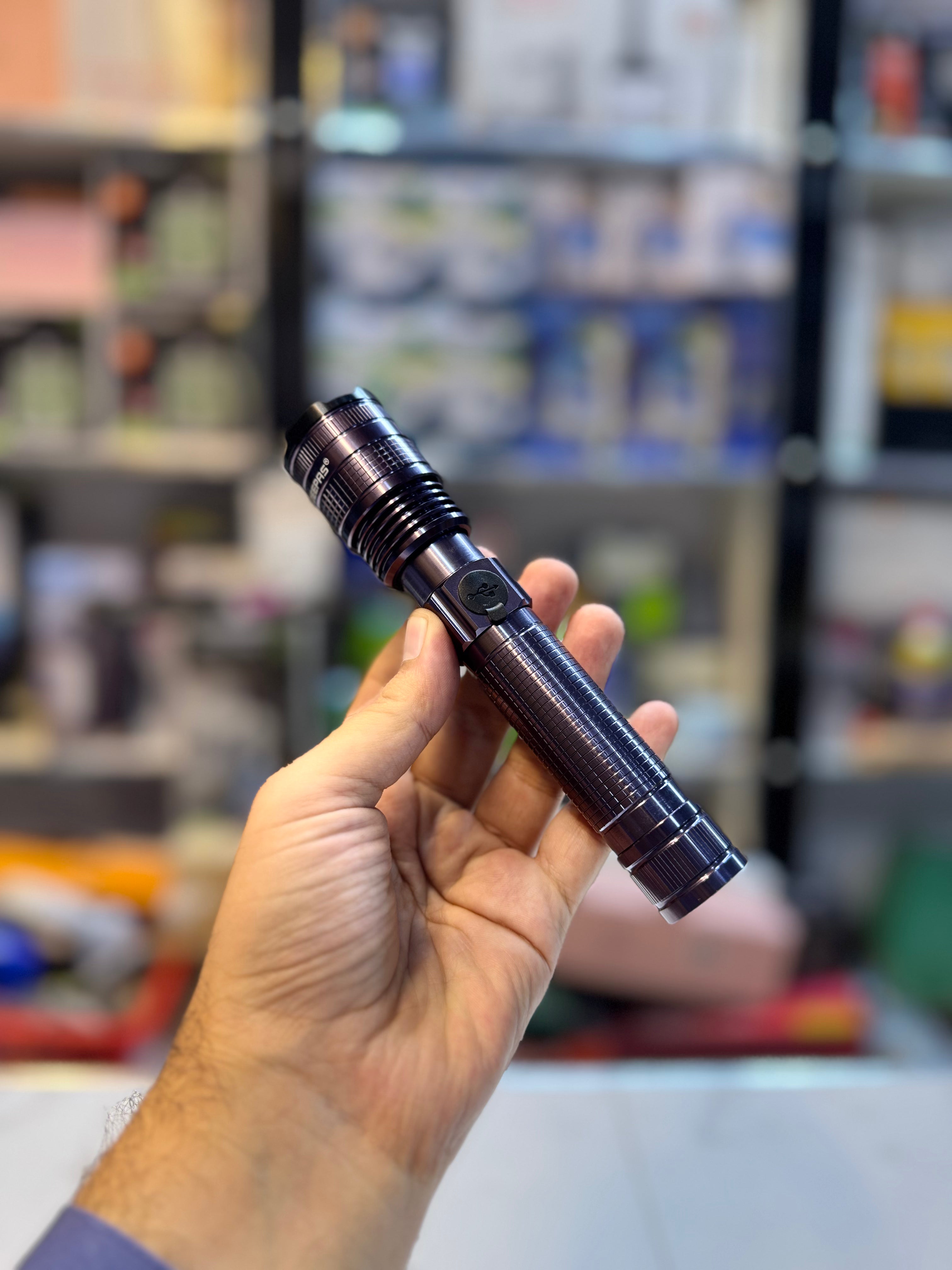 Geepas Zoomable Flashlight GFL3854Z