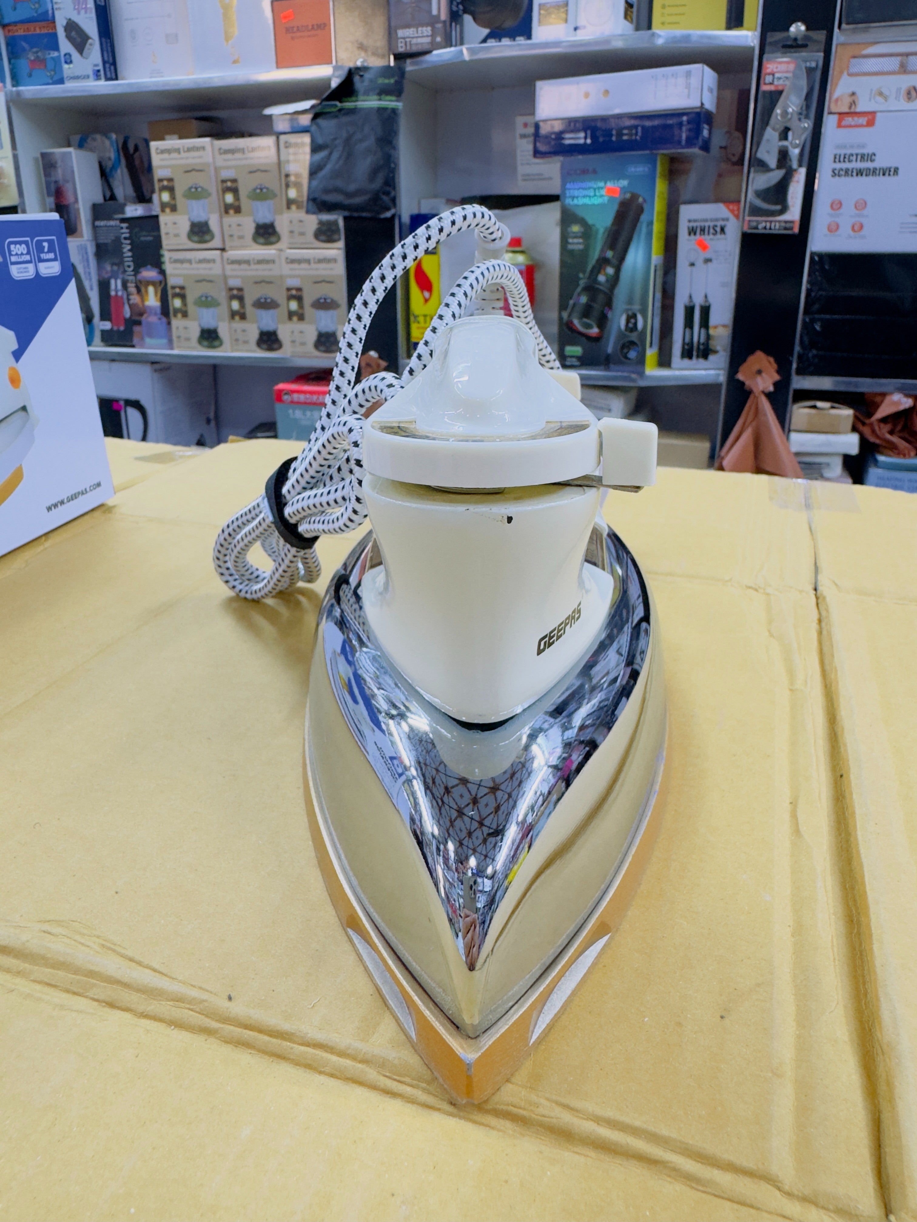 Geepas Heavy Dry Iron GDI2771P