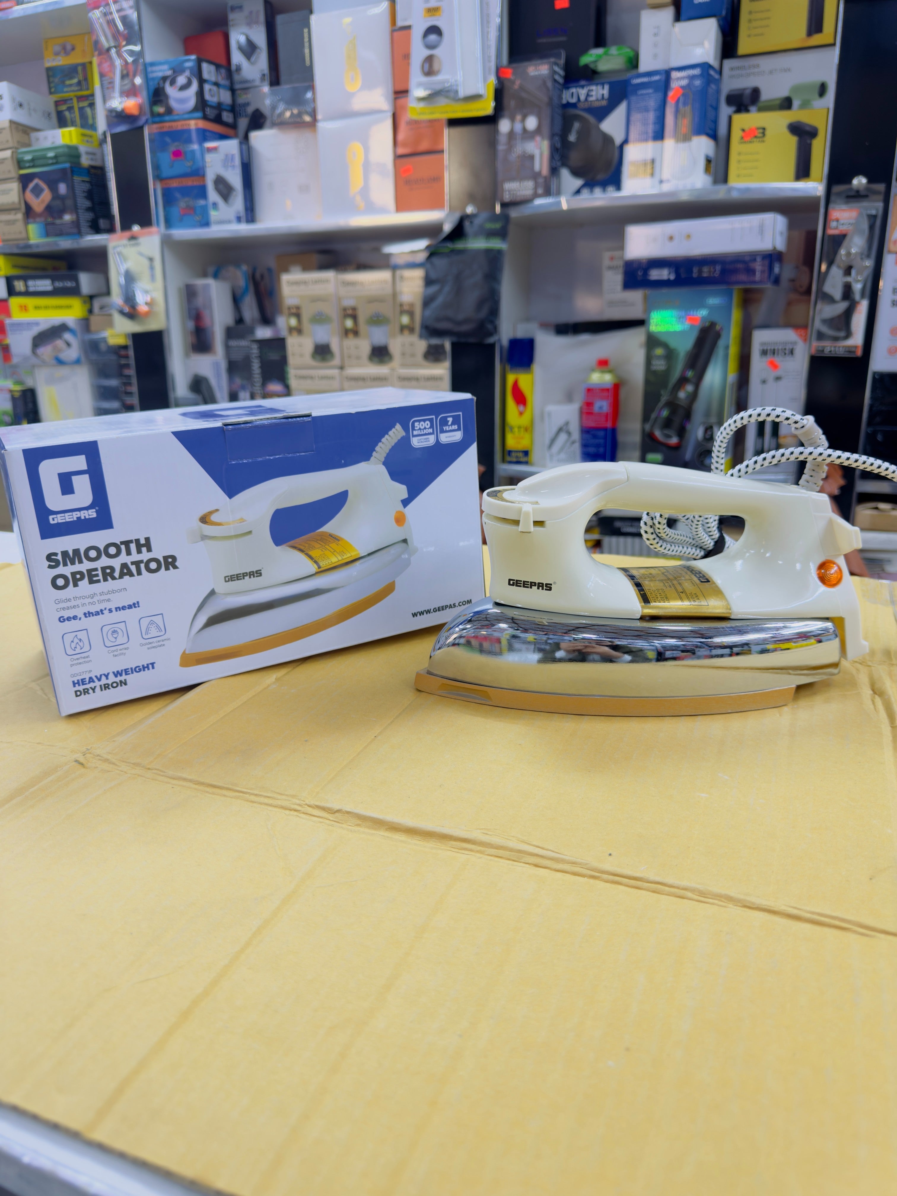Geepas Heavy Dry Iron GDI2771P