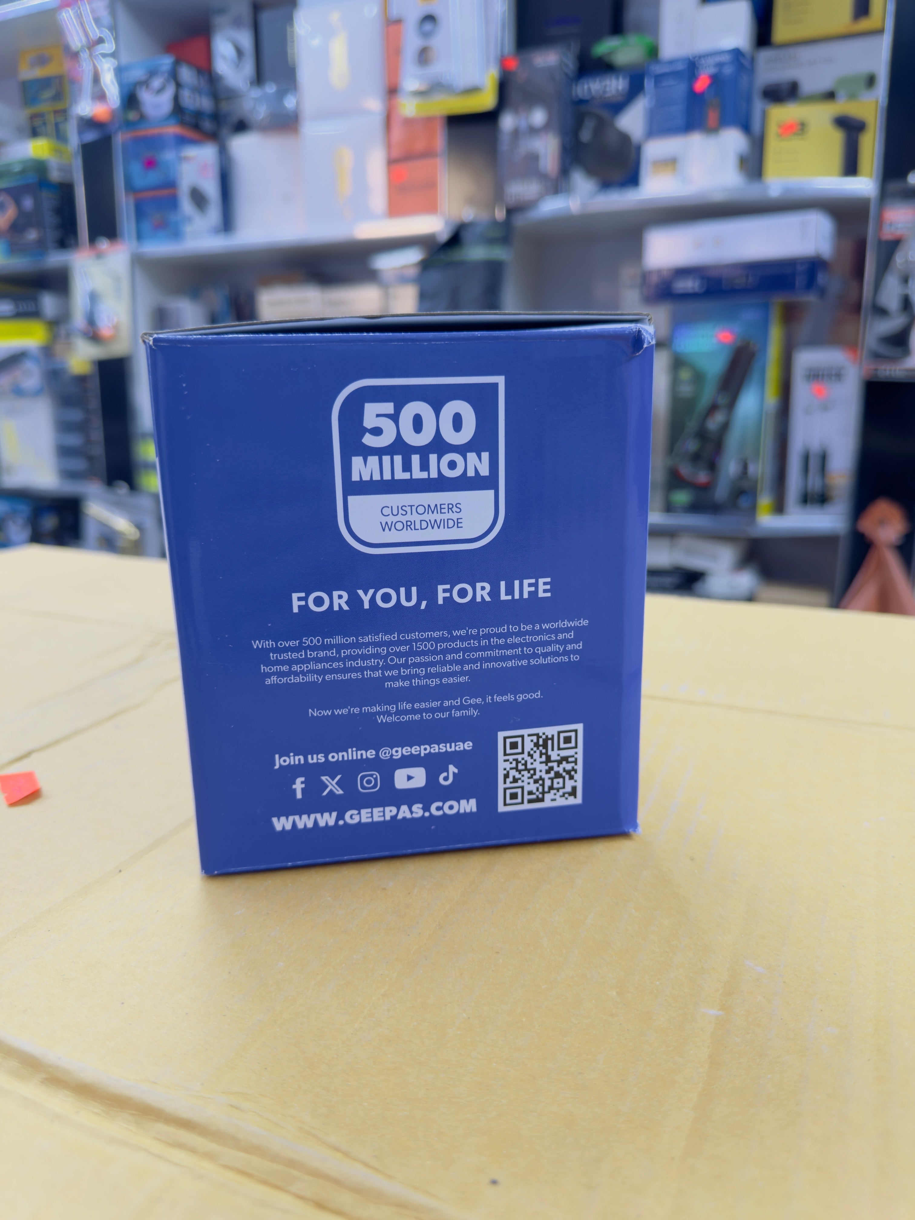 Geepas Heavy Dry Iron GDI2780P