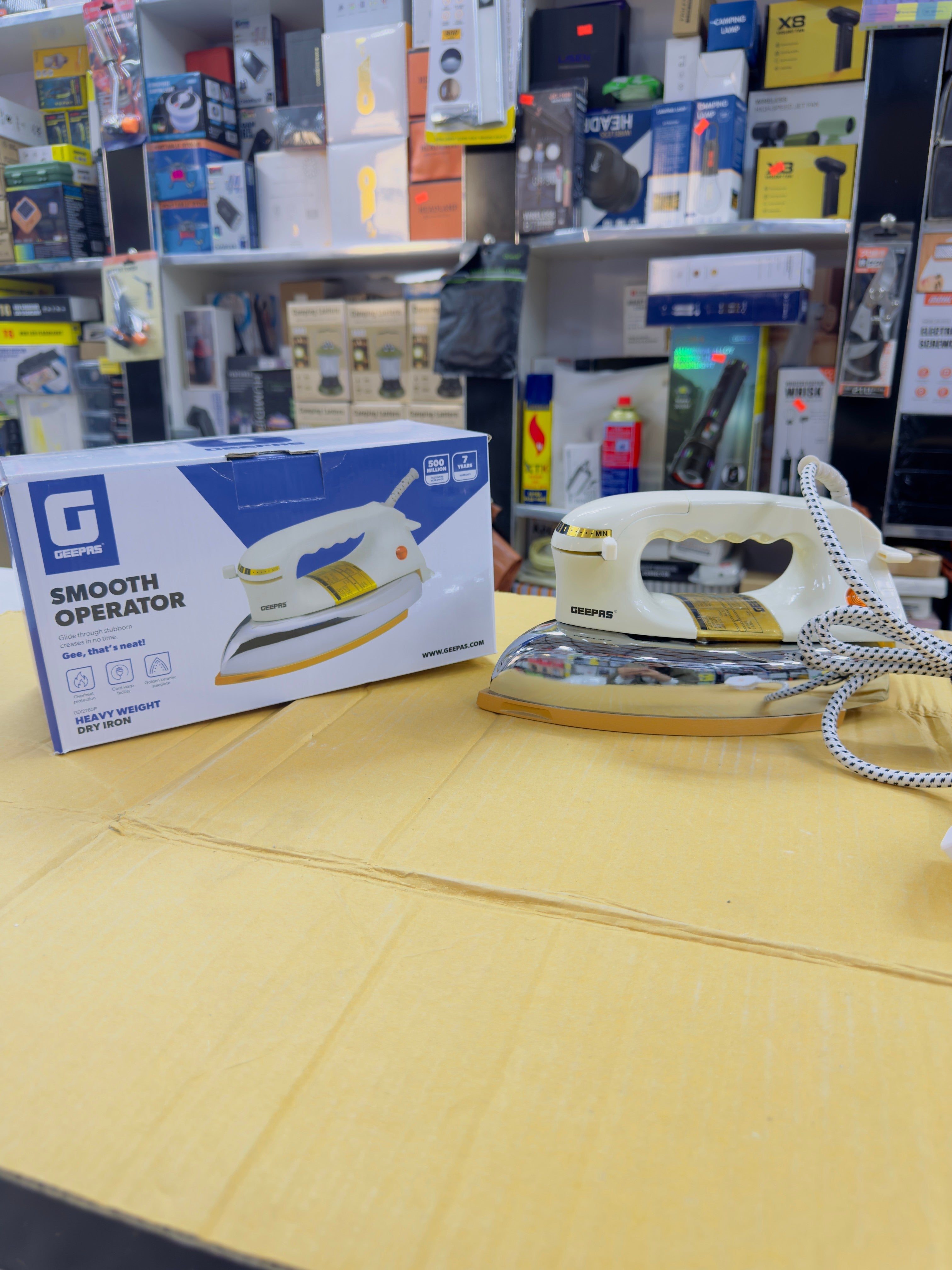 Geepas Heavy Dry Iron GDI2780P