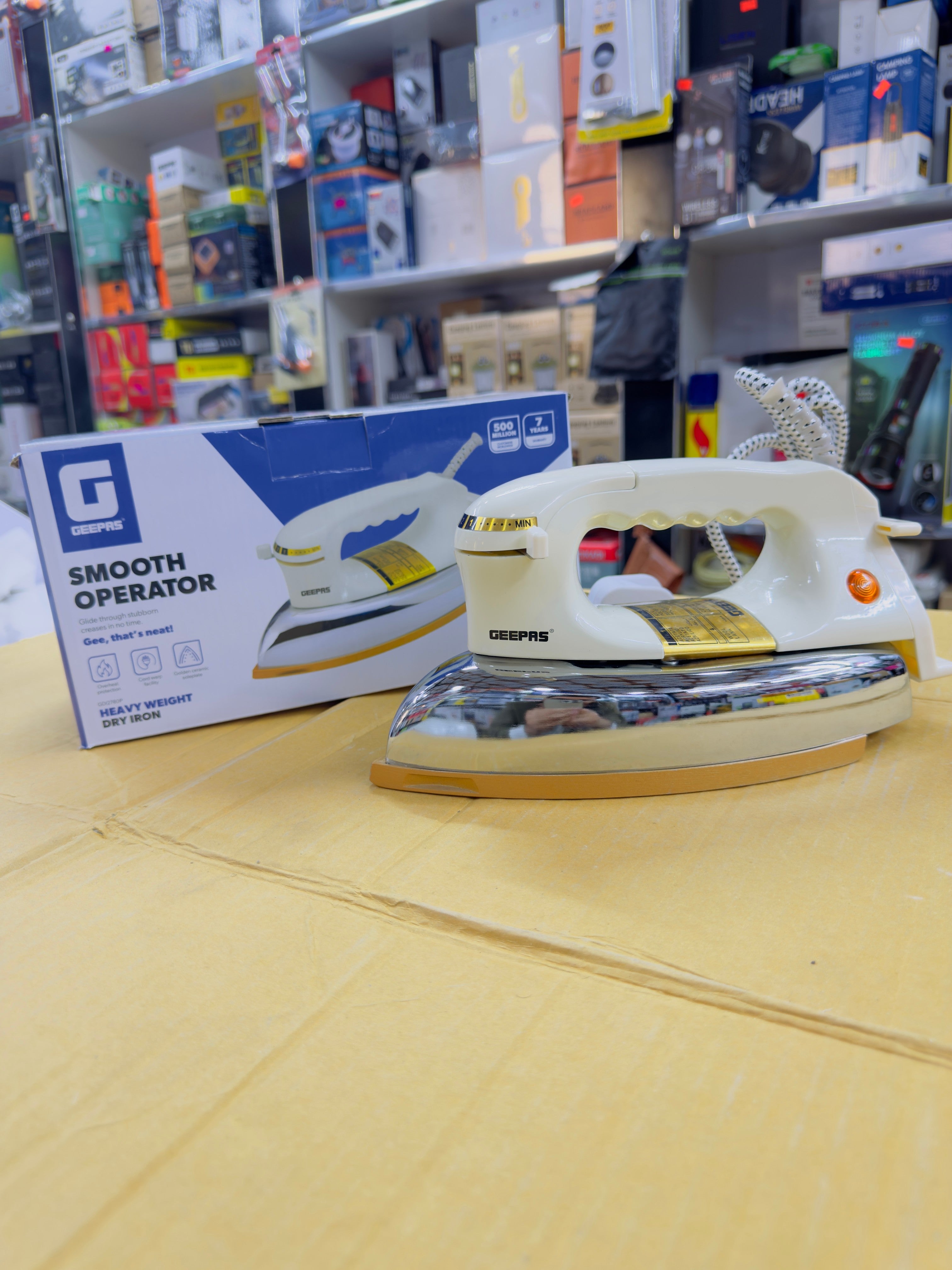 Geepas Heavy Dry Iron GDI2780P