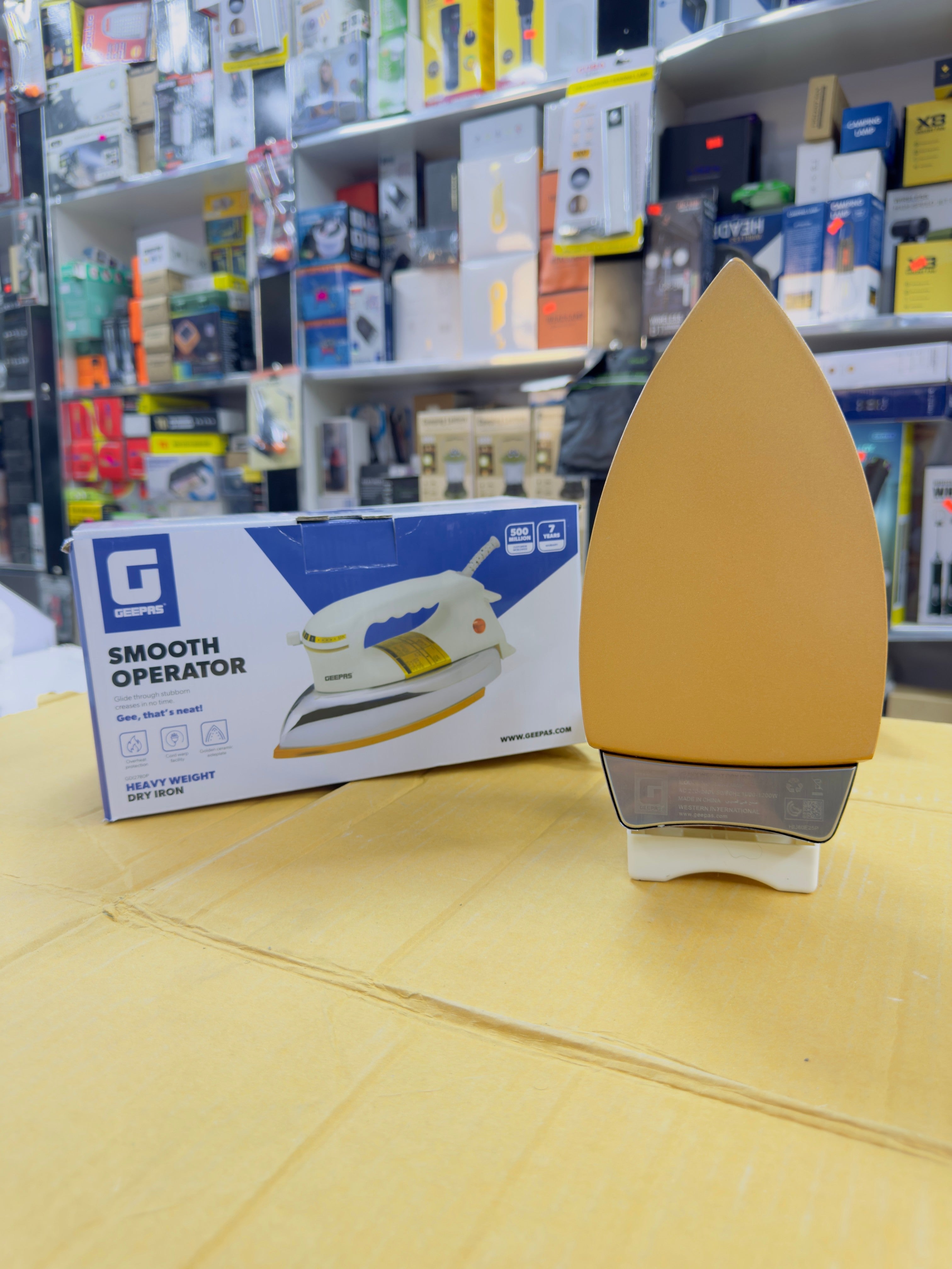 Geepas Heavy Dry Iron GDI2780P