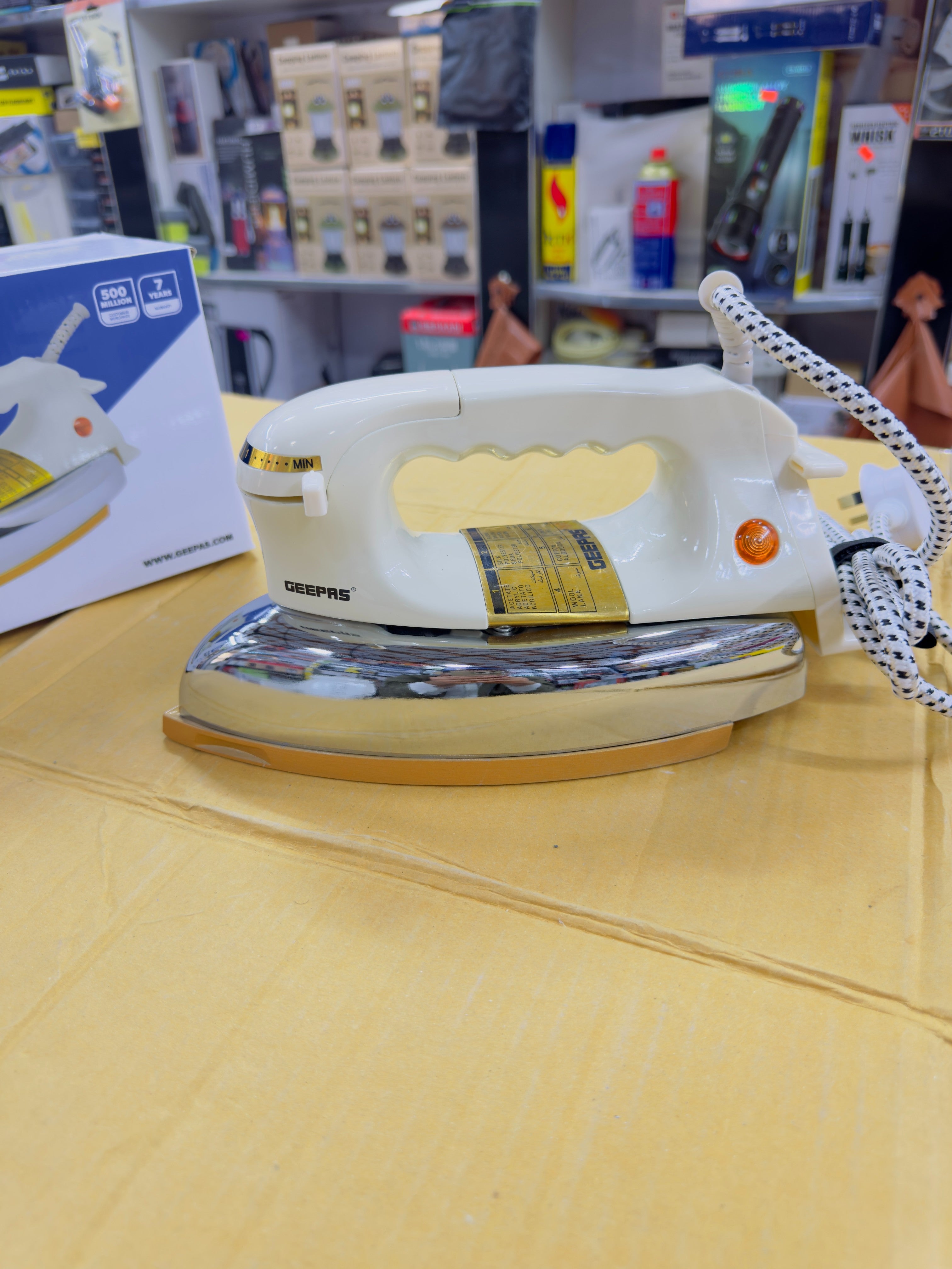 Geepas Heavy Dry Iron GDI2780P