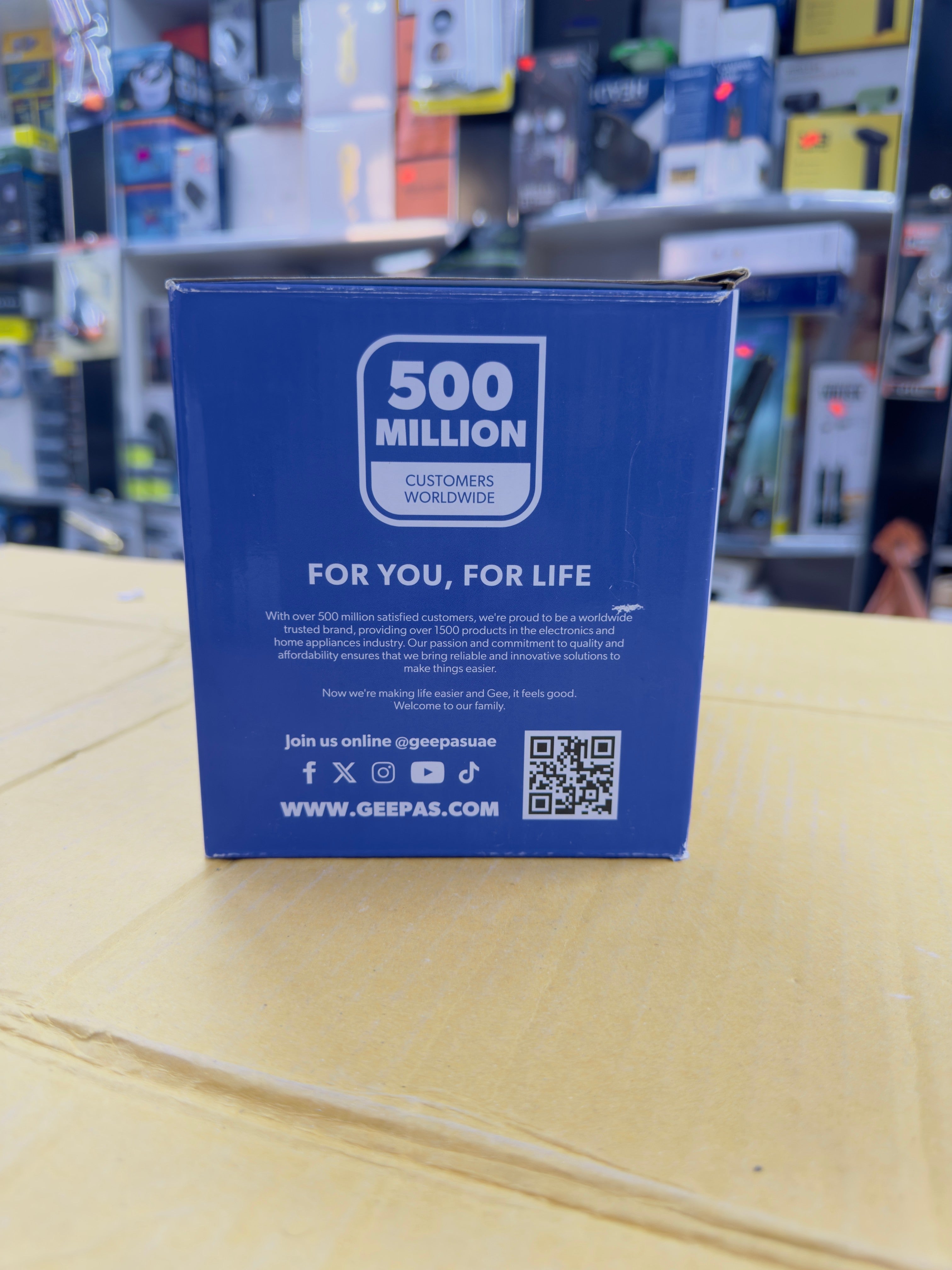 Geepas Heavy Dry Iron GDI7725P