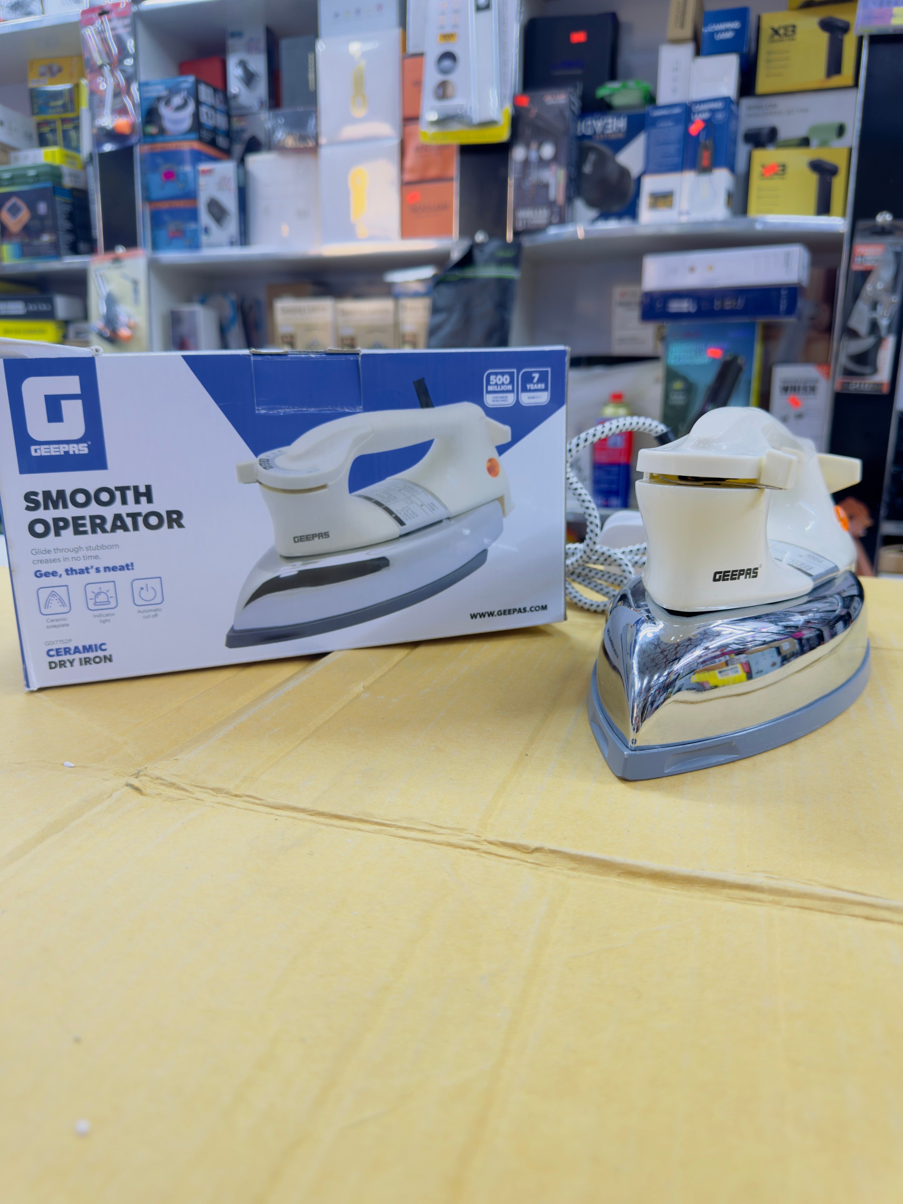 Geepas Heavy Dry Iron GDI7725P