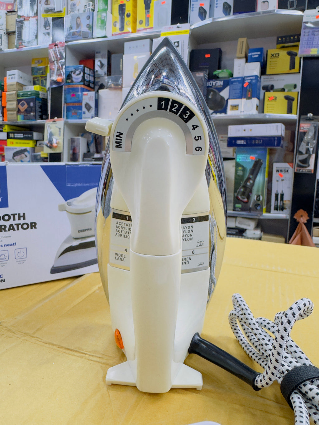 Geepas Heavy Dry Iron GDI7725P