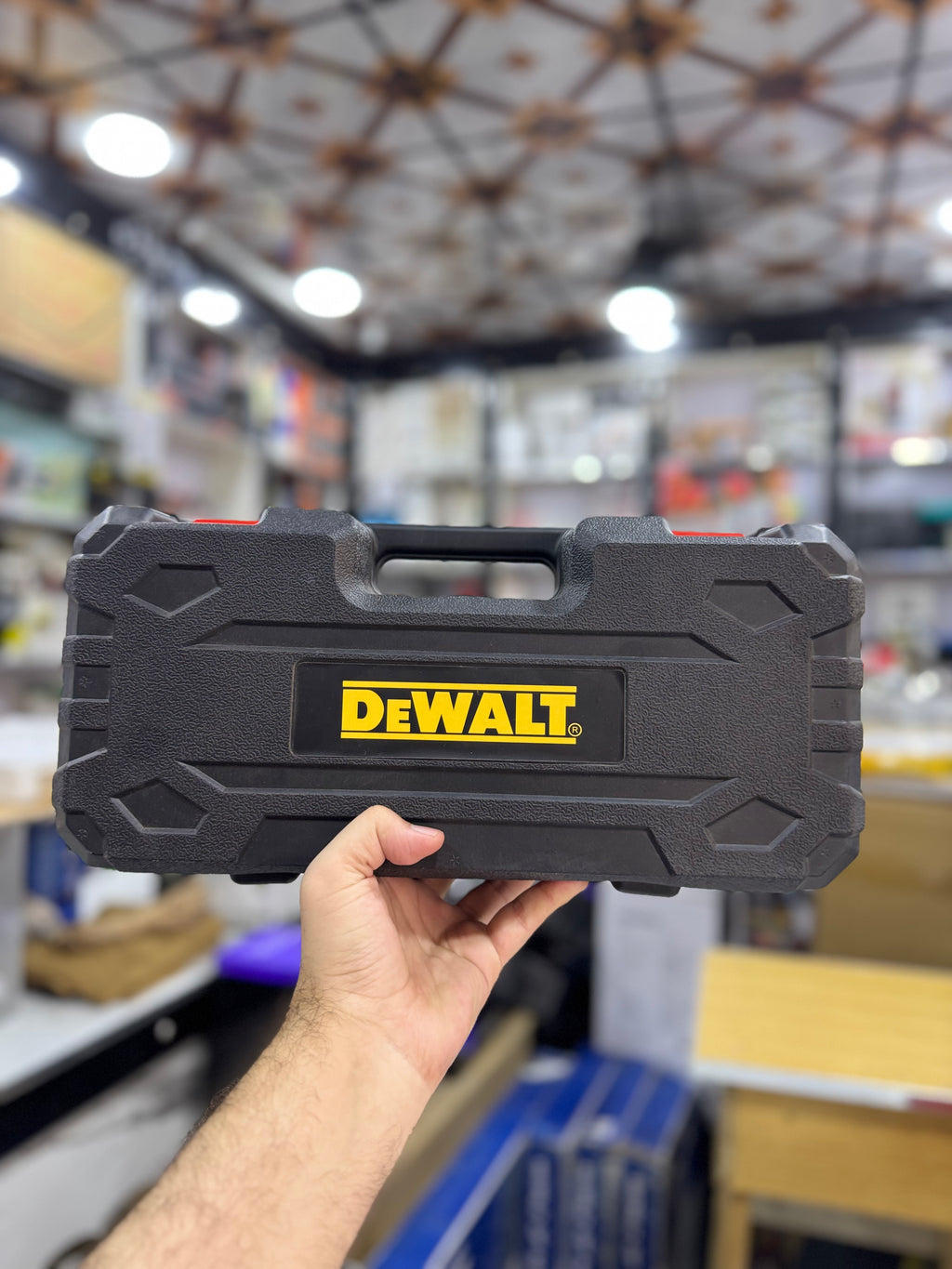 Dewalt Chargeable Chainsaw with double batteries