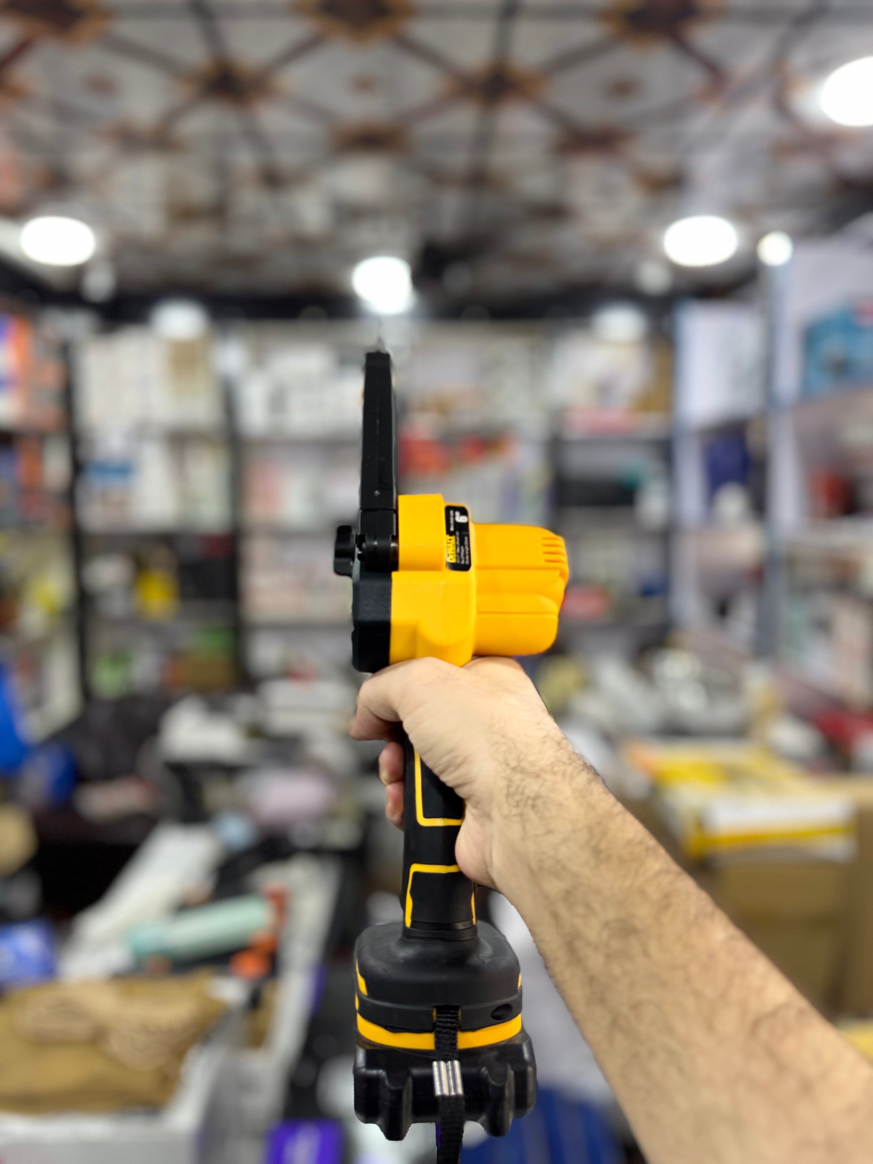 Dewalt Chargeable Chainsaw with double batteries