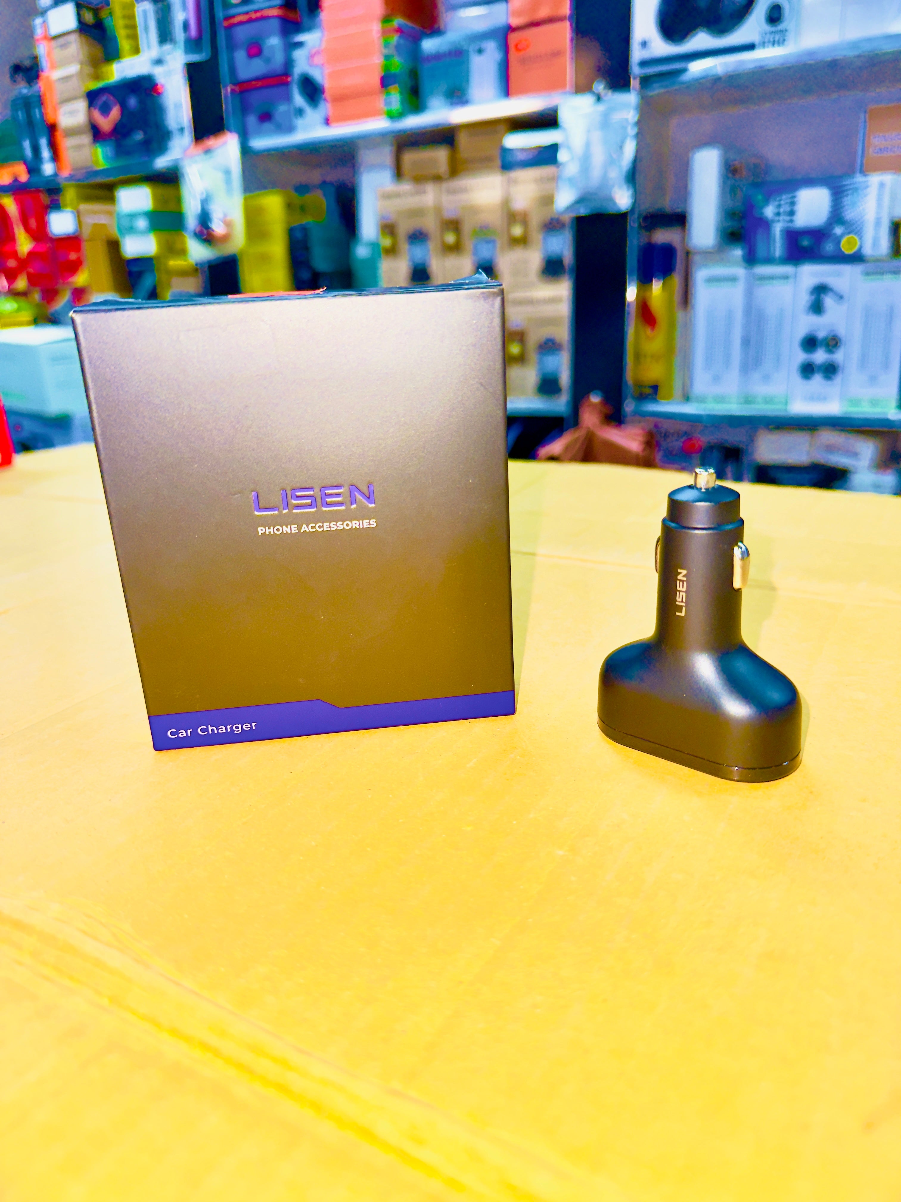 Lisen Super Fast Mobile Car Charger