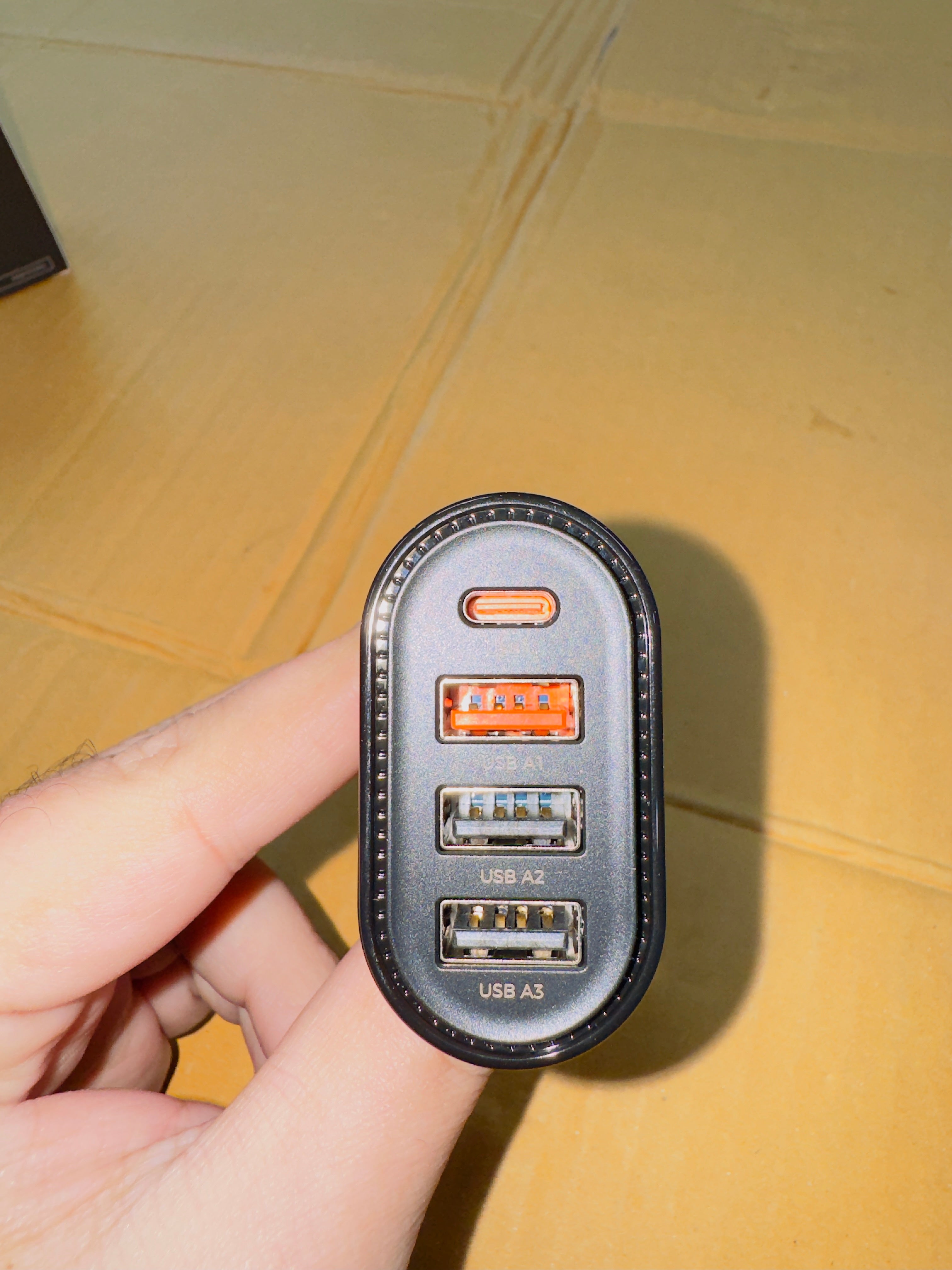 Lisen Super Fast Mobile Car Charger