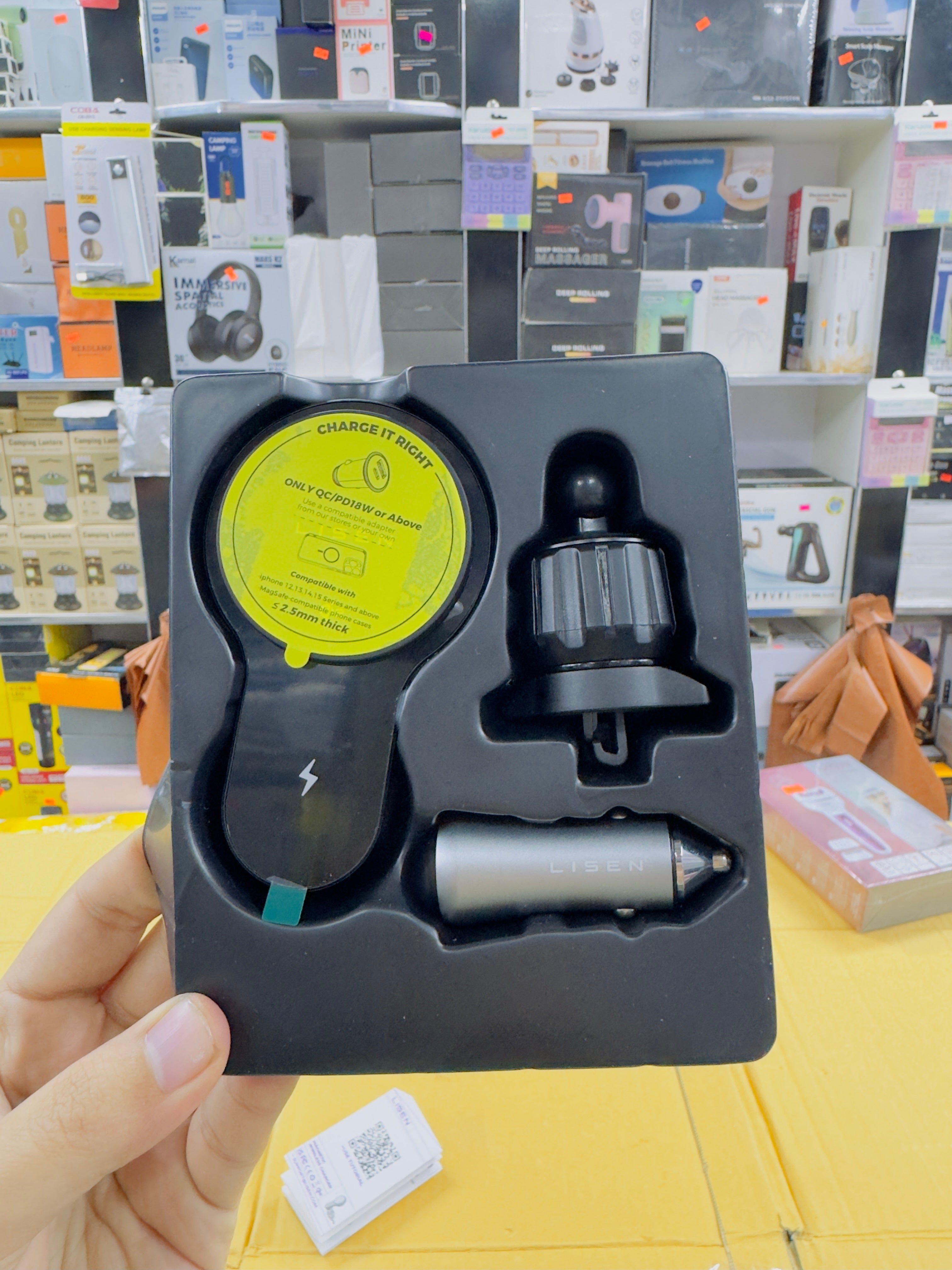 Lisen Wire Car Charger And Mobile Holder Set