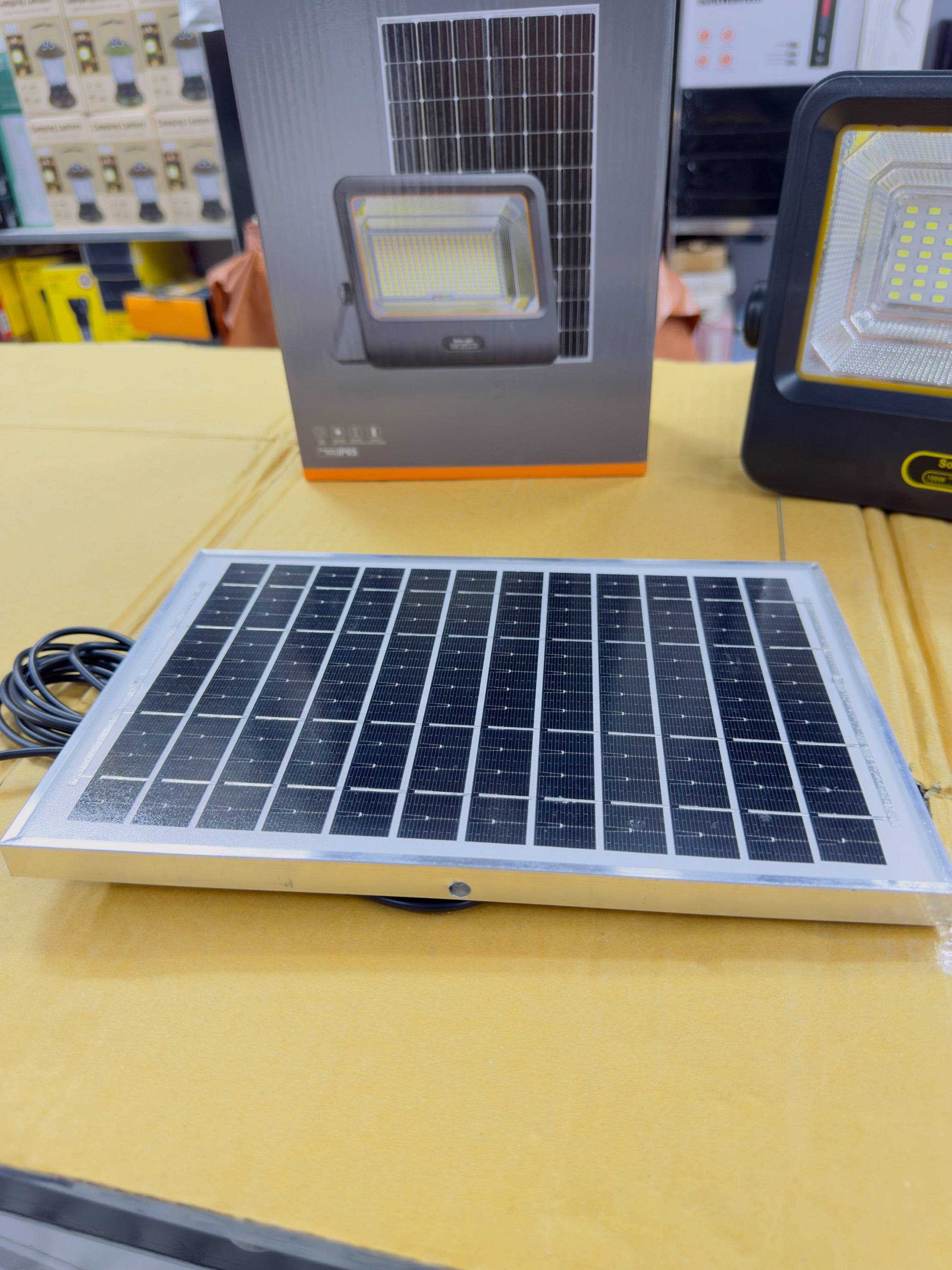 Chargeable Sensor Solar Street light