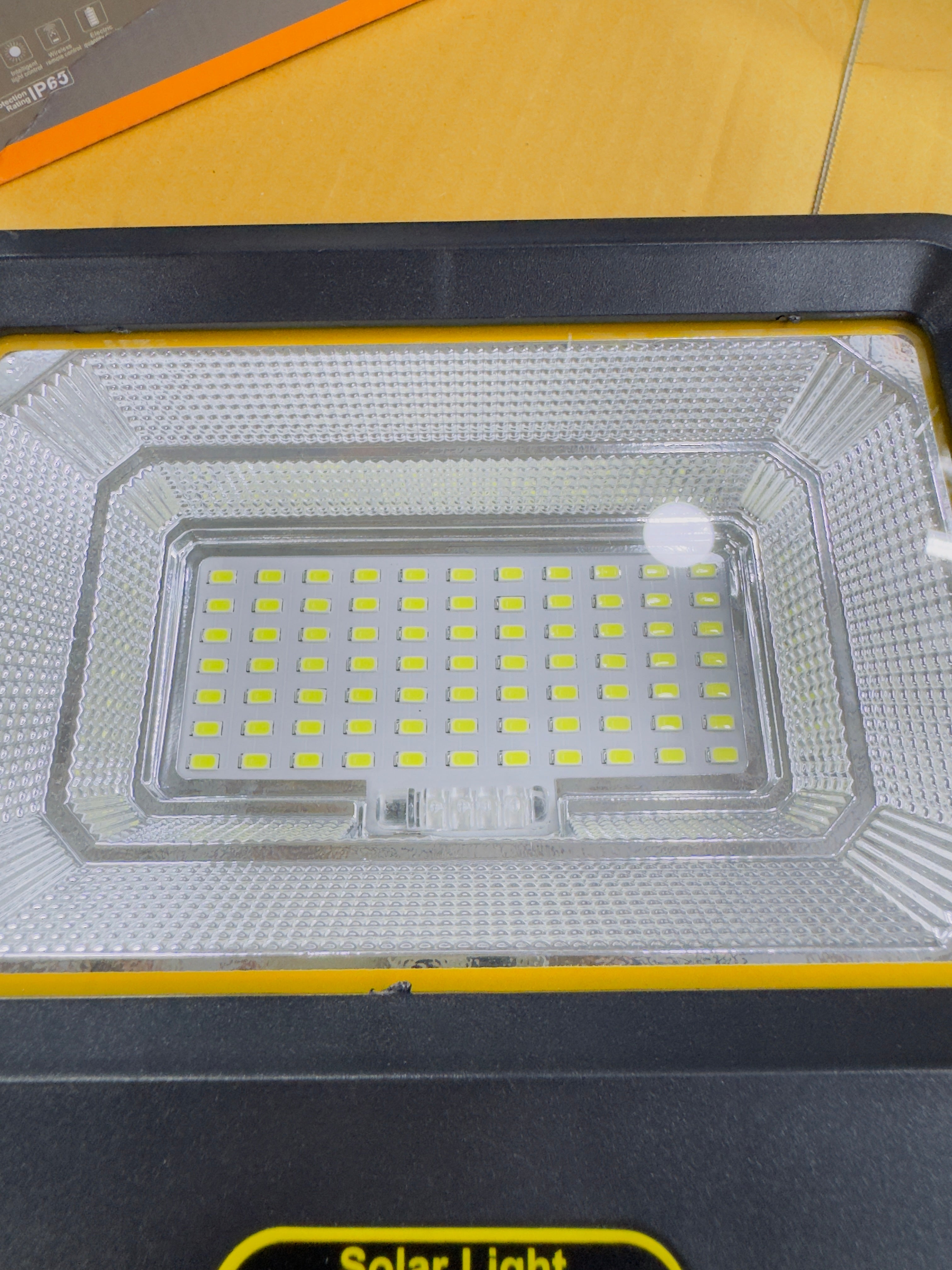 Chargeable Sensor Solar Street light