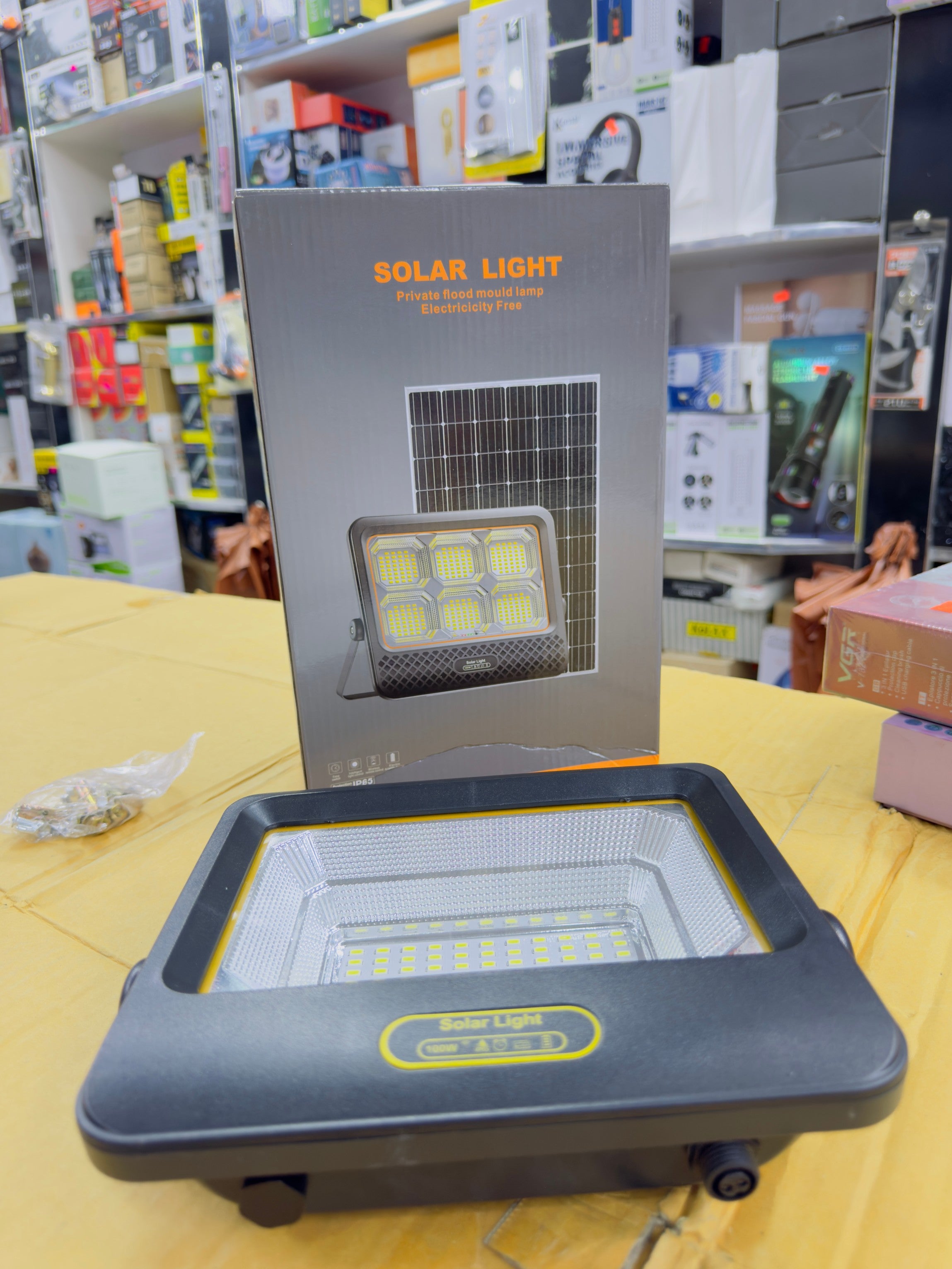 Chargeable Sensor Solar Street light