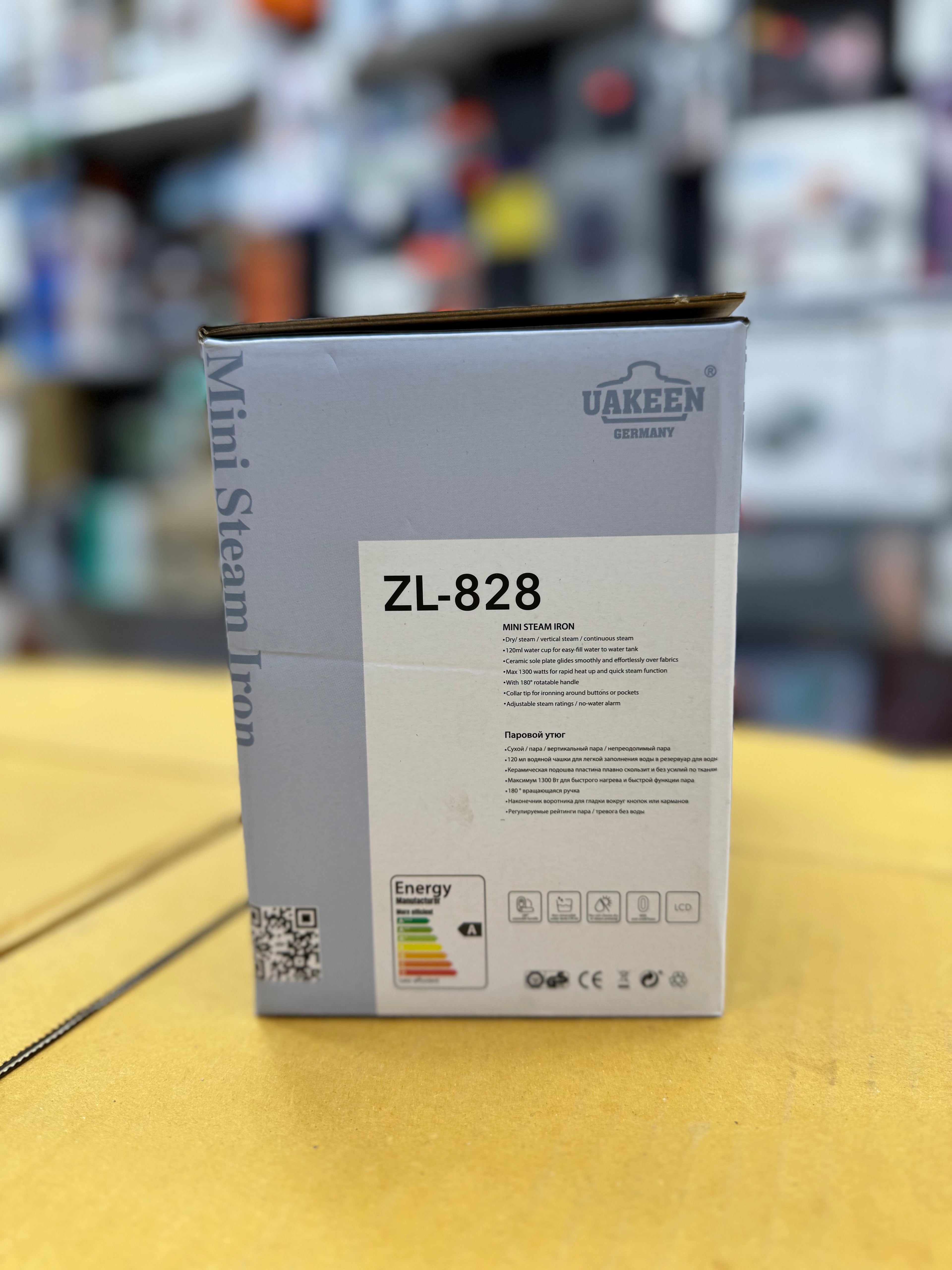 Uakeen German Mini Portable Steam Iron Zl-828