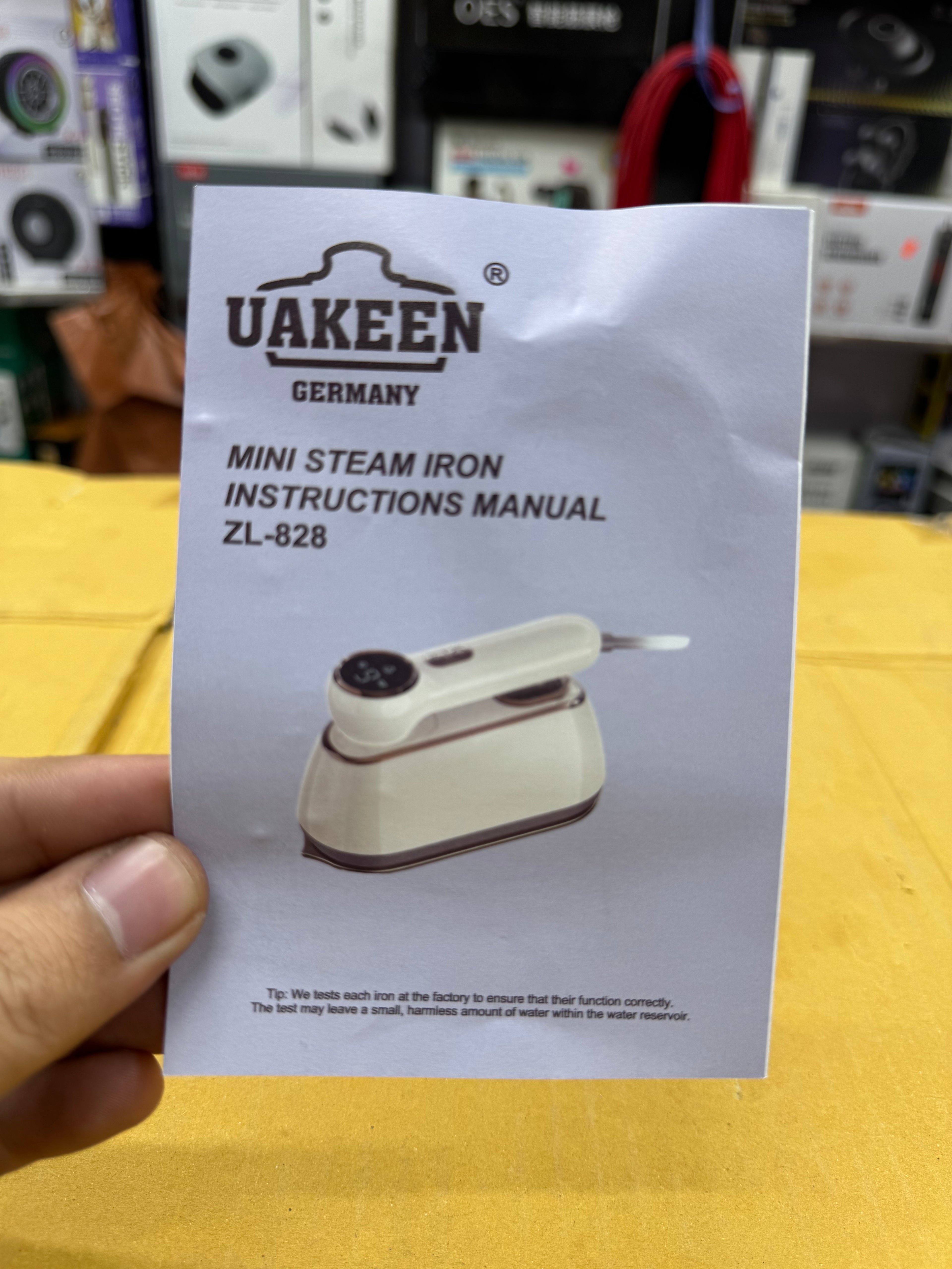 Uakeen German Mini Portable Steam Iron Zl-828