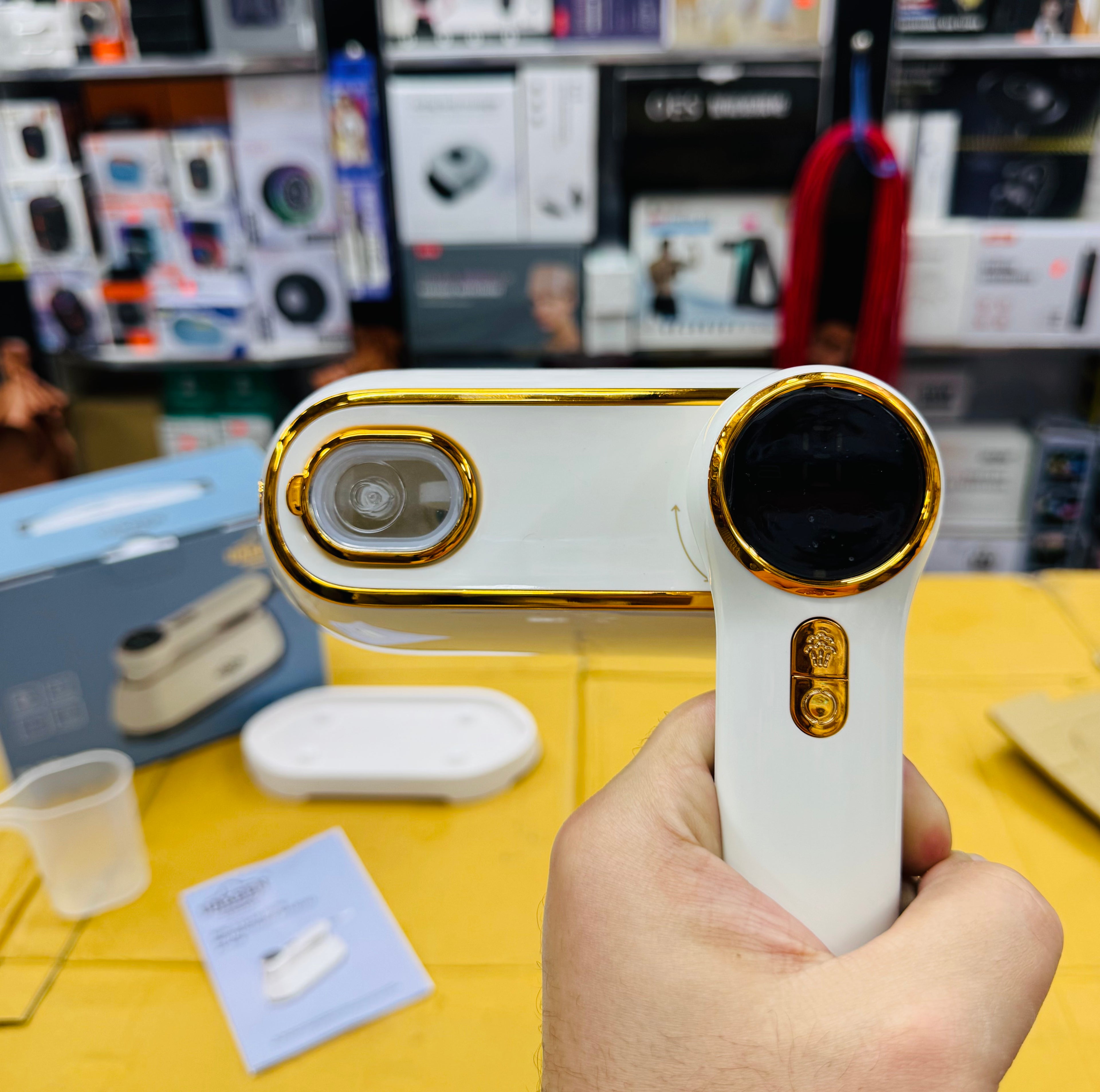 Uakeen German Mini Portable Steam Iron Zl-828