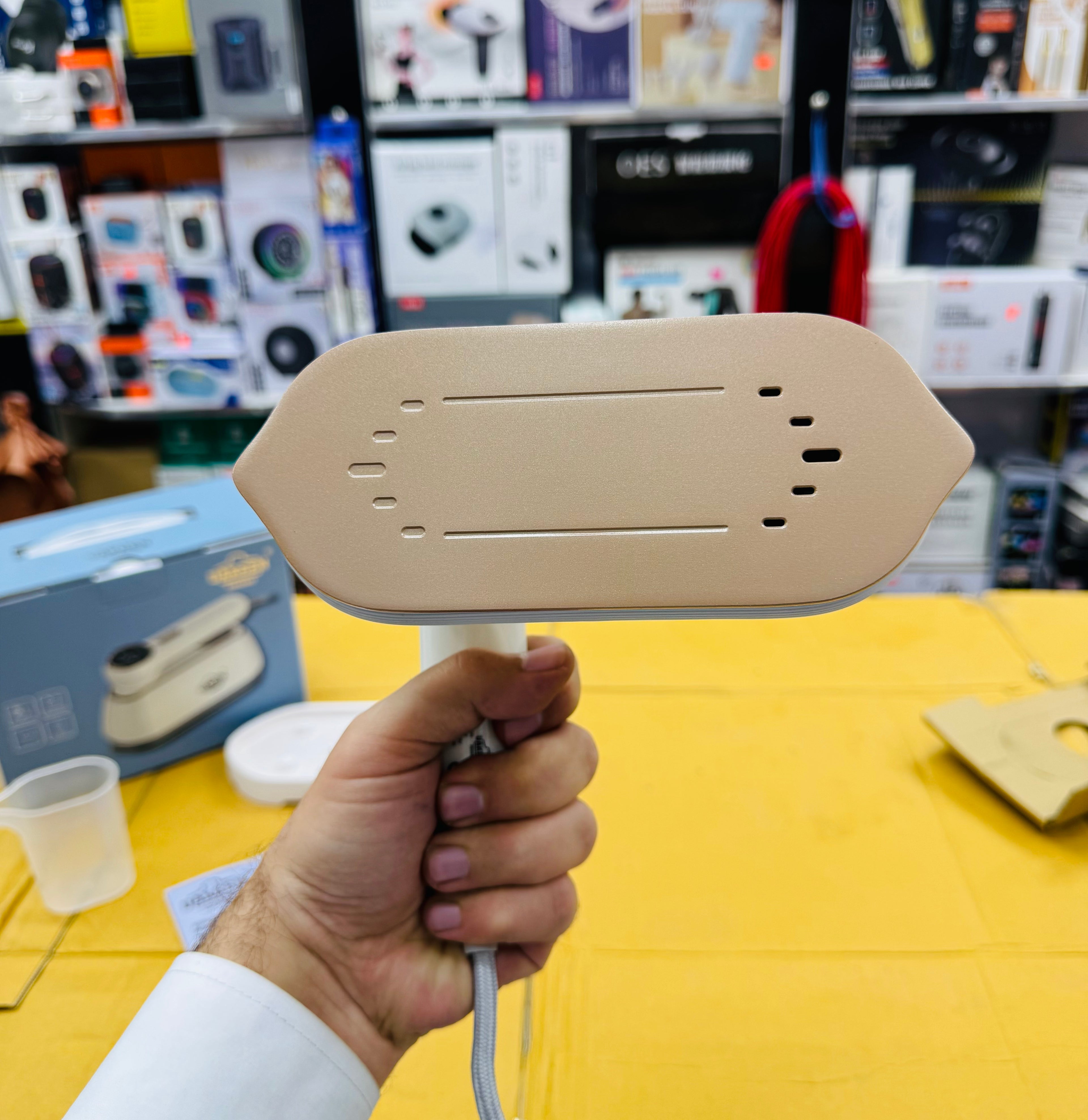 Uakeen German Mini Portable Steam Iron Zl-828