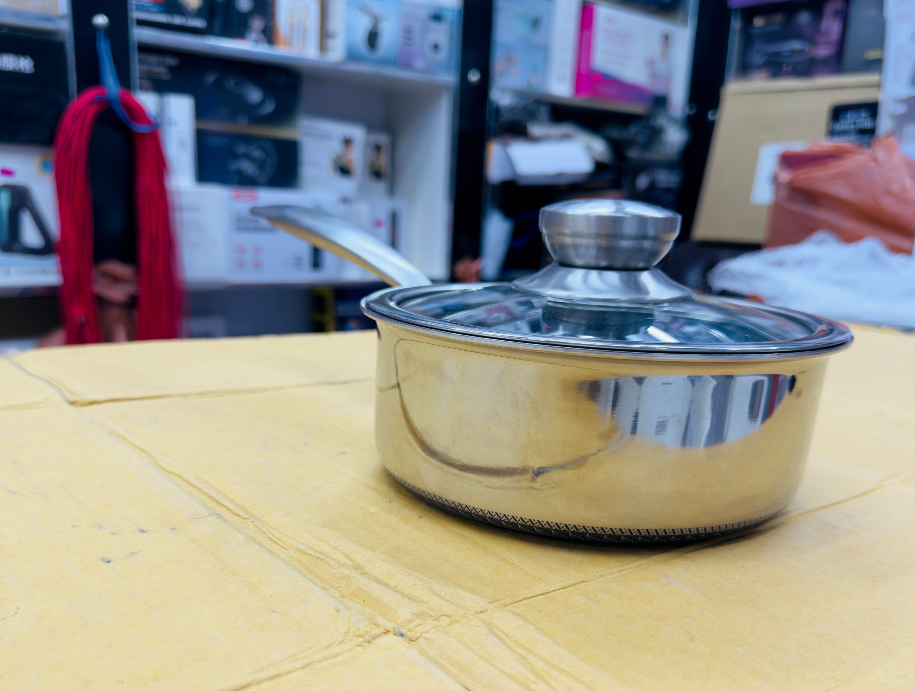 18 Cm Honey Comb German Technology Laser Coated Saucepan with Lid