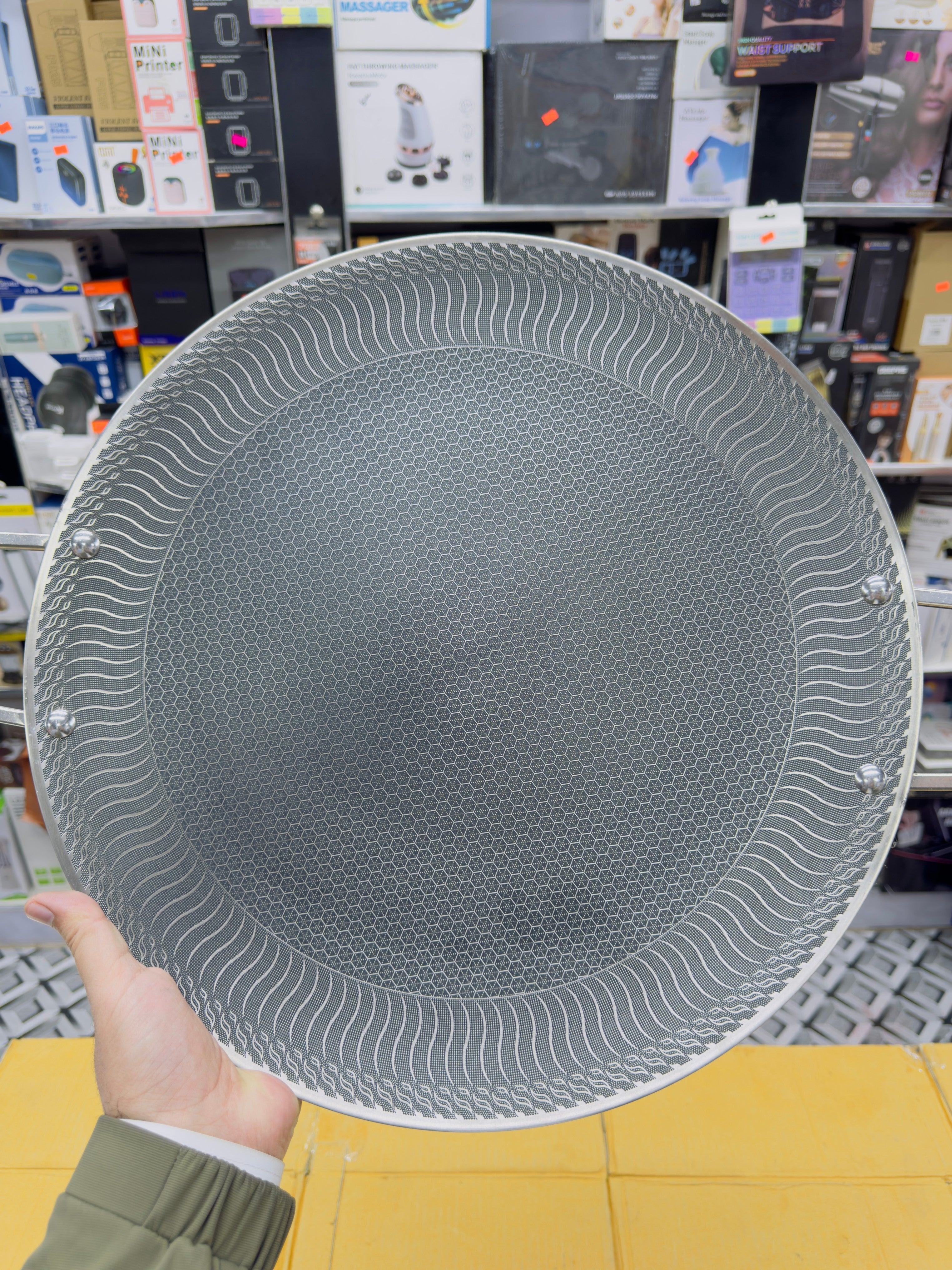 42 Cm Full Size Honey Comb German Technology Laser Coated Tawa